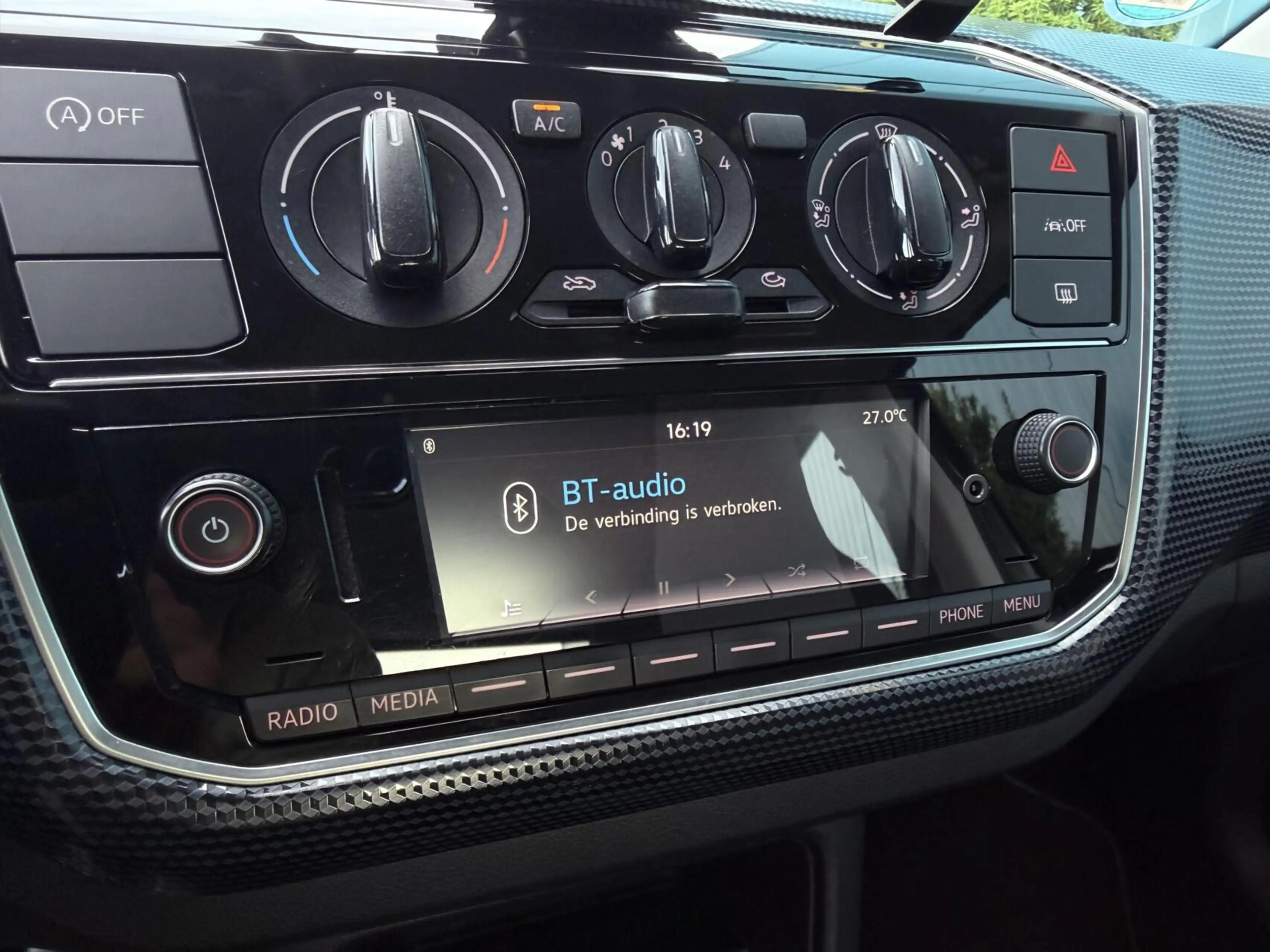 Volkswagen up! 1.0 AC | BLUETOOTH | DAB | 1'EIG — photo 22
