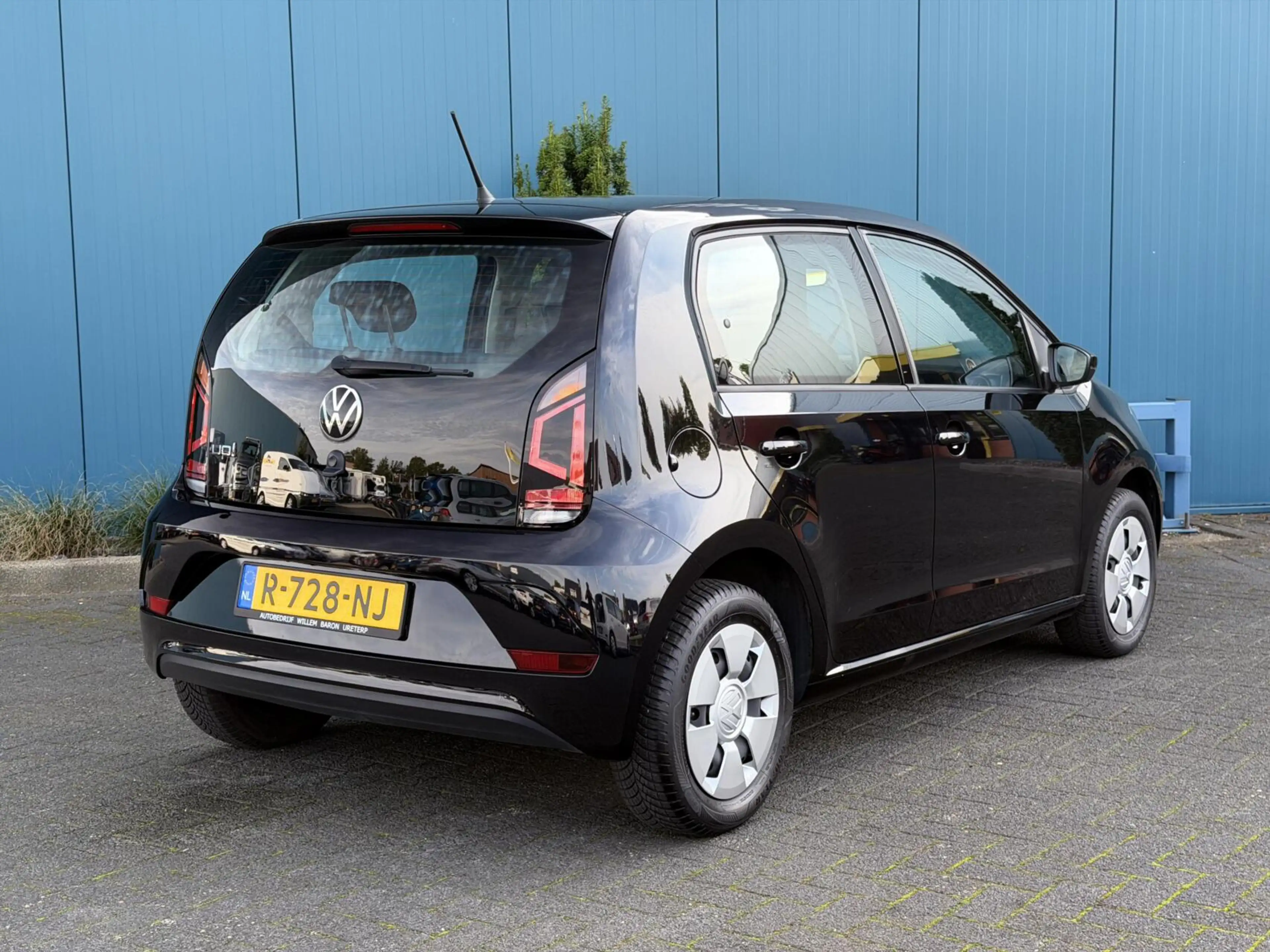 Volkswagen up! 1.0 AC | BLUETOOTH | DAB | 1'EIG — photo 2