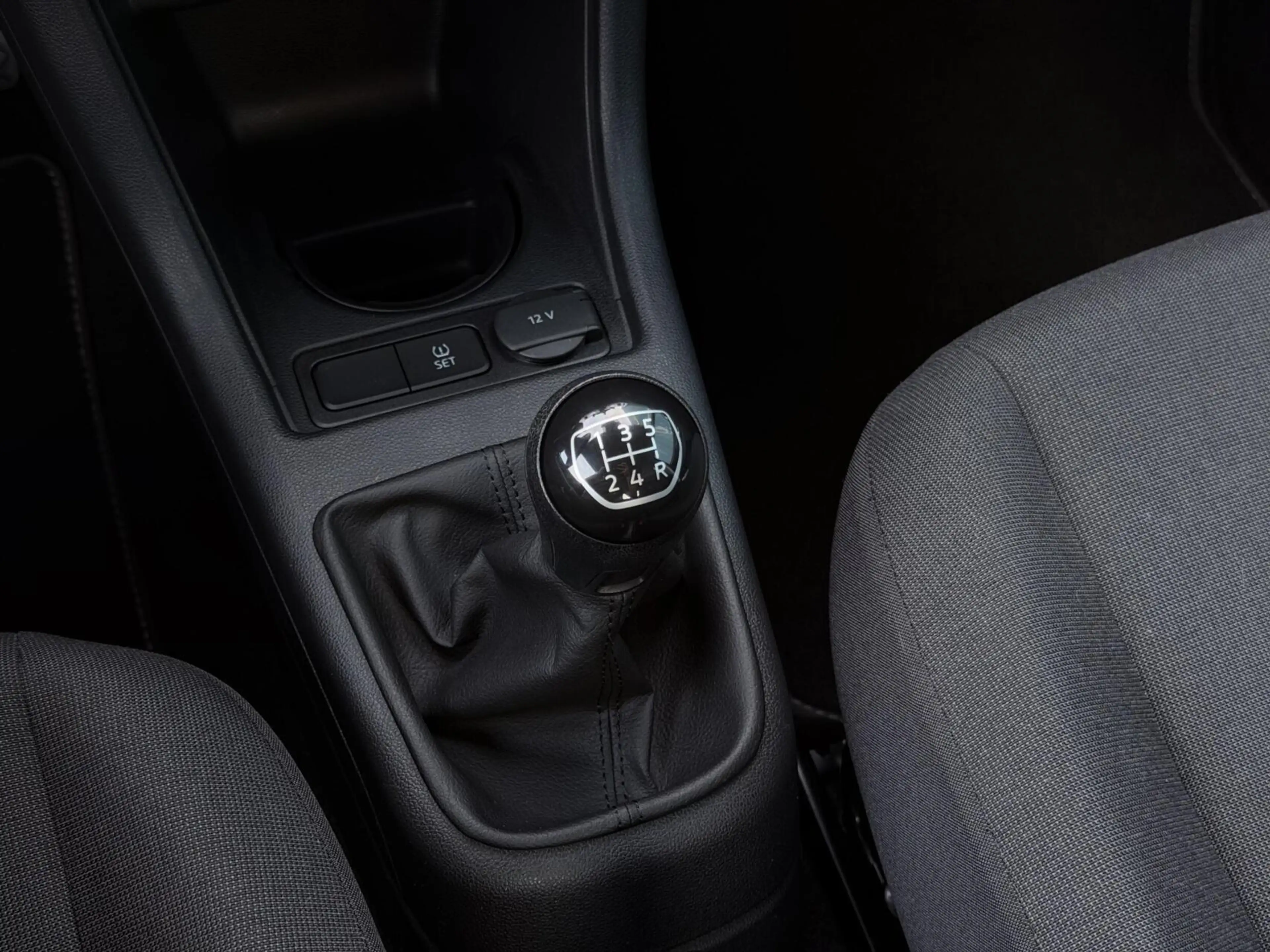 Volkswagen up! 1.0 AC | BLUETOOTH | DAB | 1'EIG — photo 25