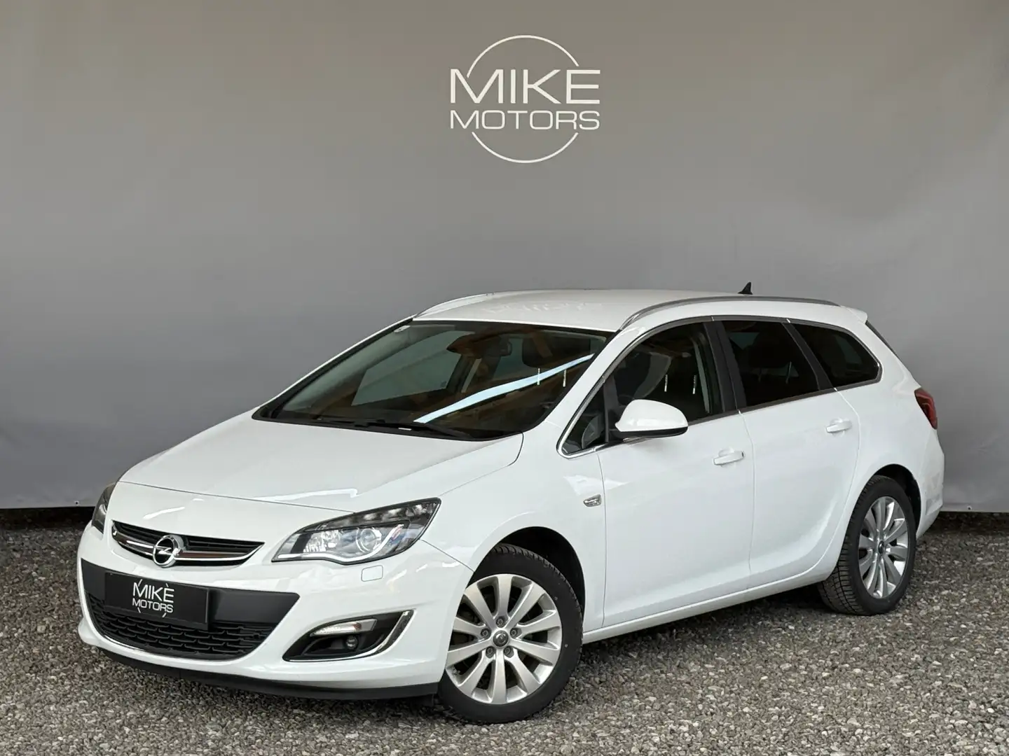 Opel Astra Sports Tourer 1,6 CDTI Weiß - 1