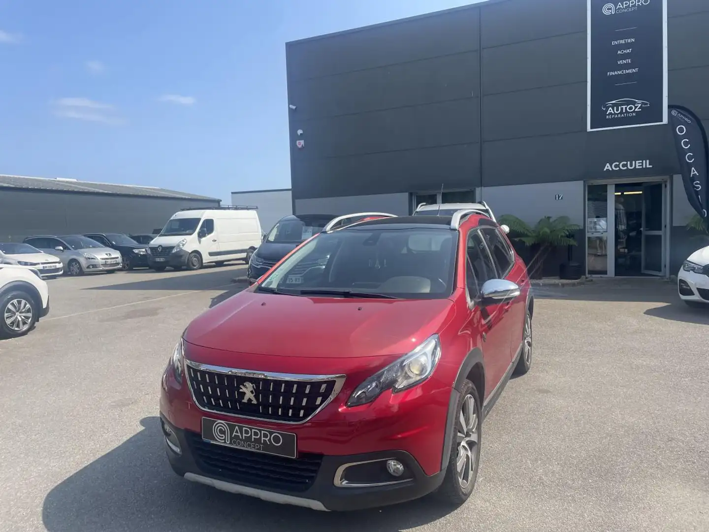 Peugeot 2008 1.2i PureTech 12V S\u0026S - 110 - BV EAT6 - E6.c Rojo - 1