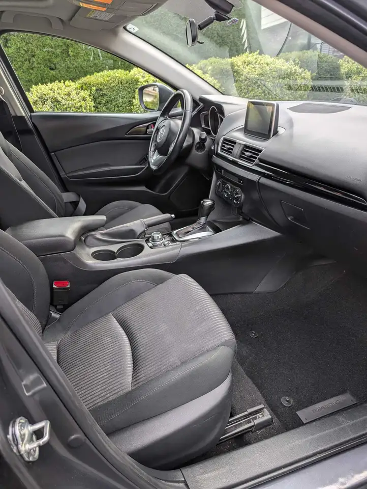 Mazda 3 снимка Mazda 3