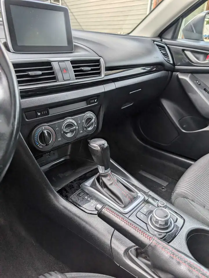 Mazda 3 снимка Mazda 3