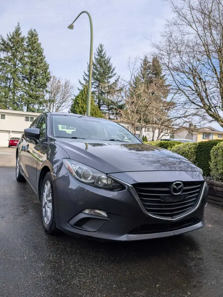 Mazda 3 снимка Mazda 3