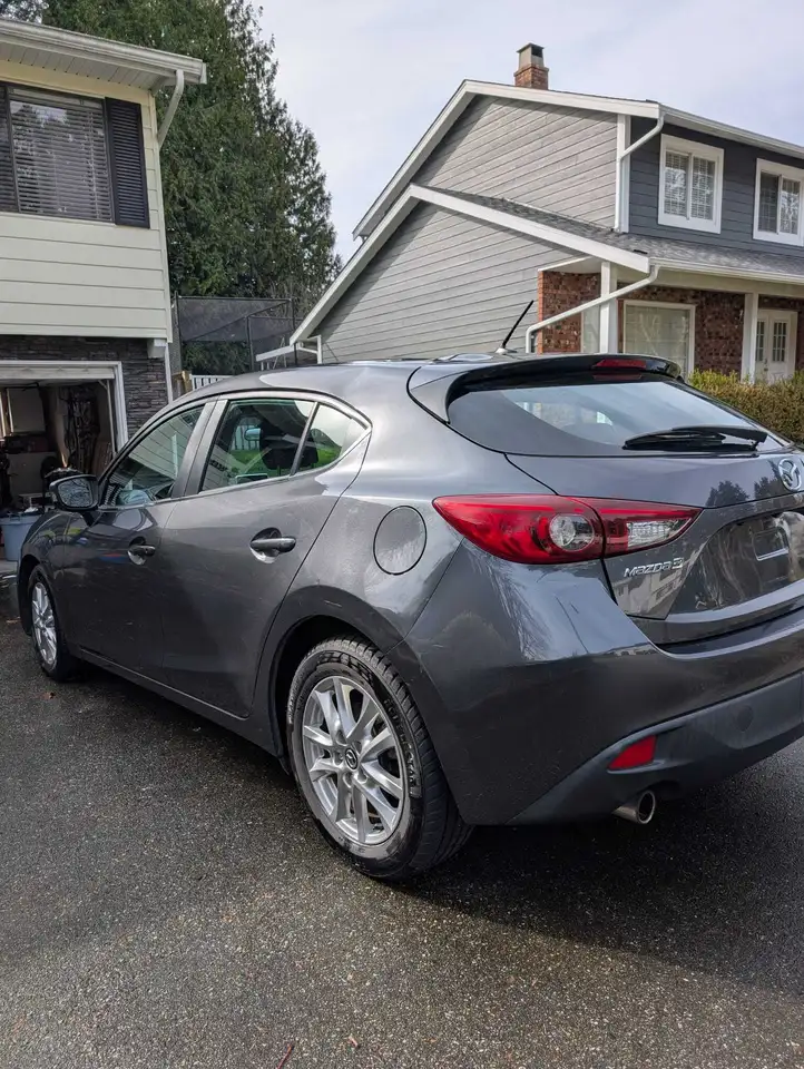 Mazda 3 снимка Mazda 3