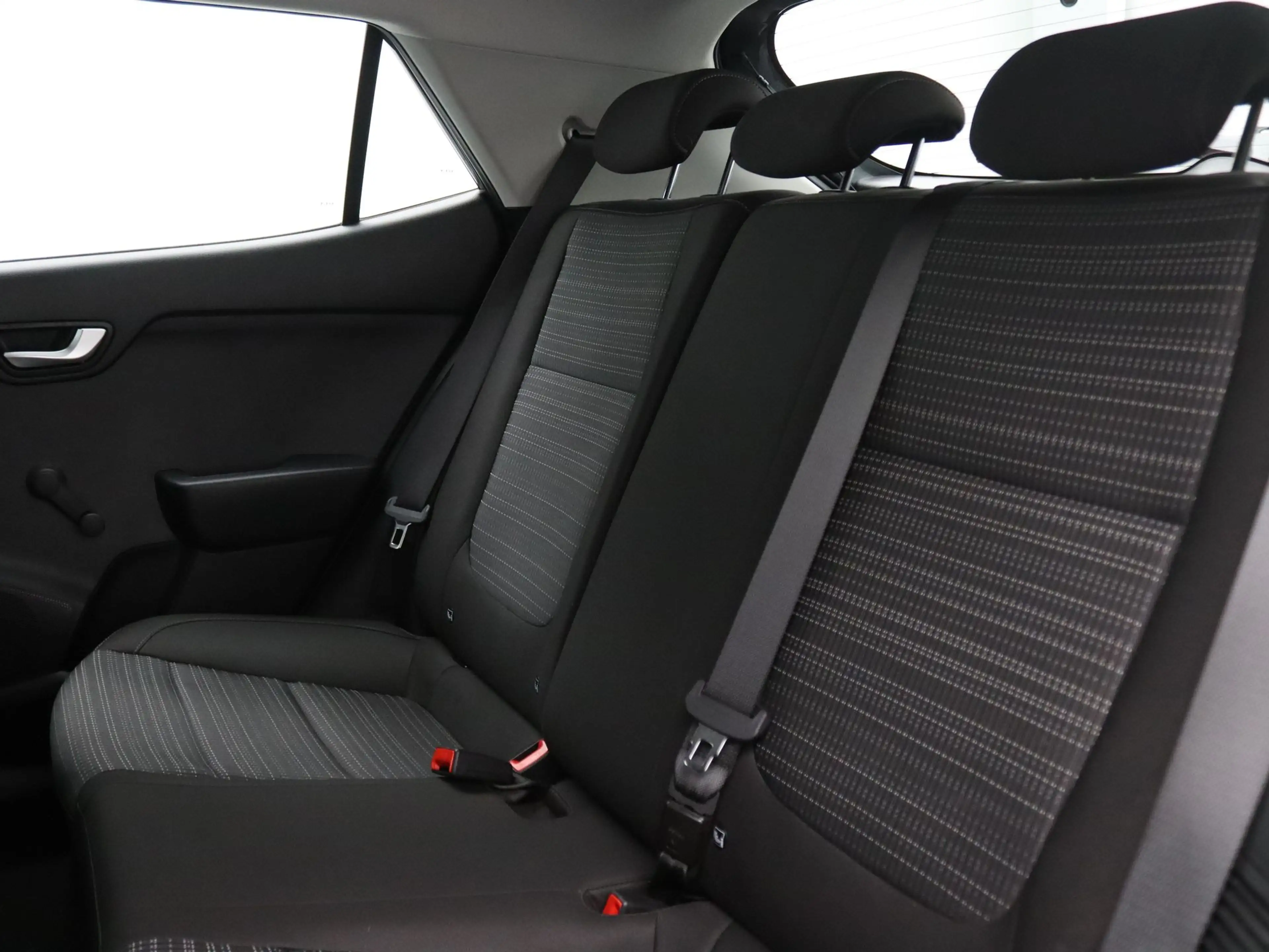 Kia Stonic 100pk T-GDi MHEV DynamicLine Apple Carplay/Android — photo 21