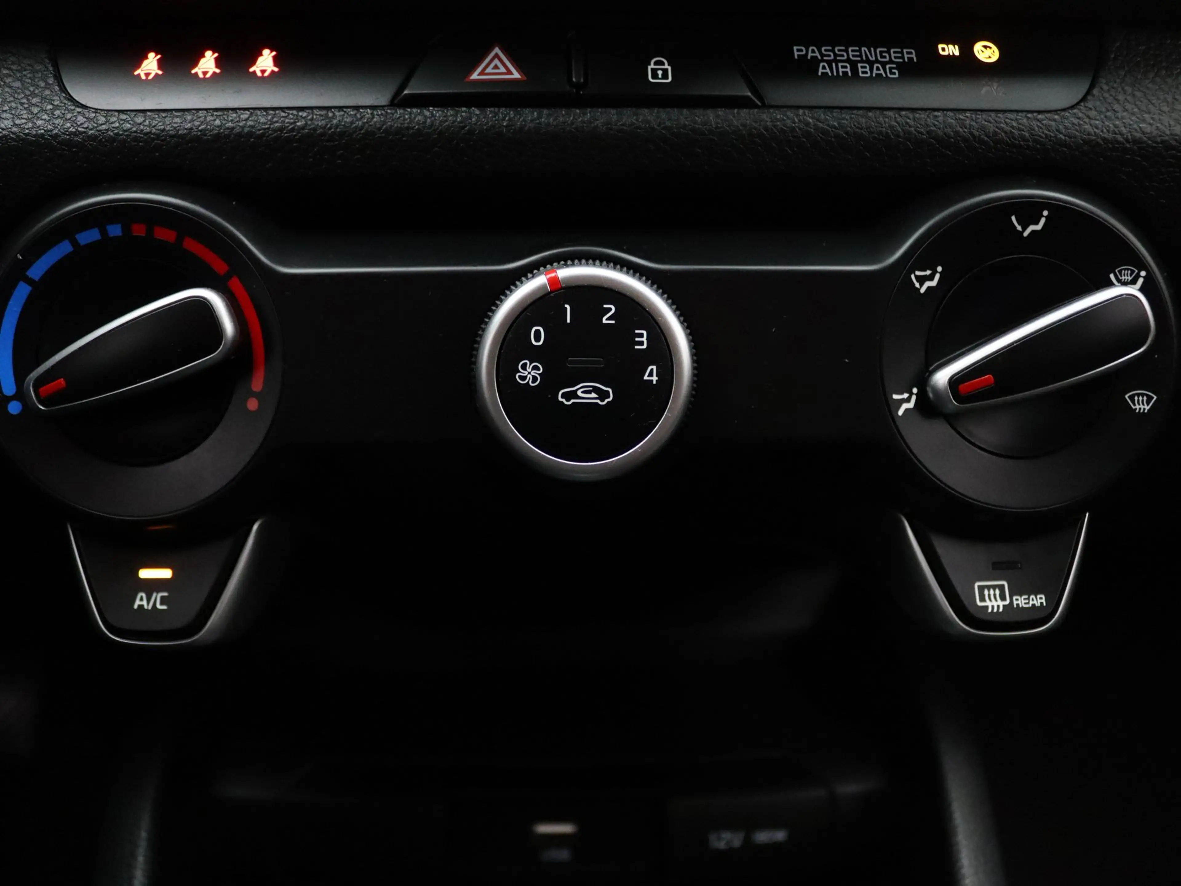 Kia Stonic 100pk T-GDi MHEV DynamicLine Apple Carplay/Android — photo 7
