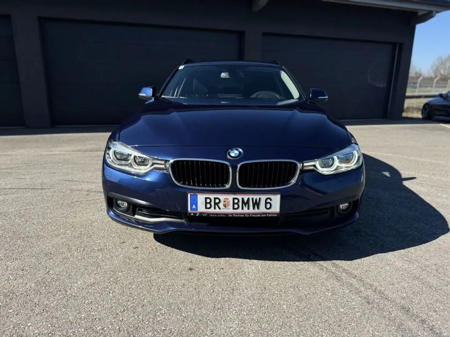 BMW 320 d xDrive AUTOMATIC, Pano., LED, Navi, Ö-Paket Blau - 2