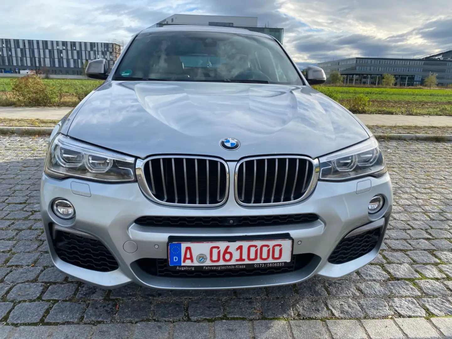 BMW X4 M X4 Baureihe X4 M40i TOP Zustand Silber - 2