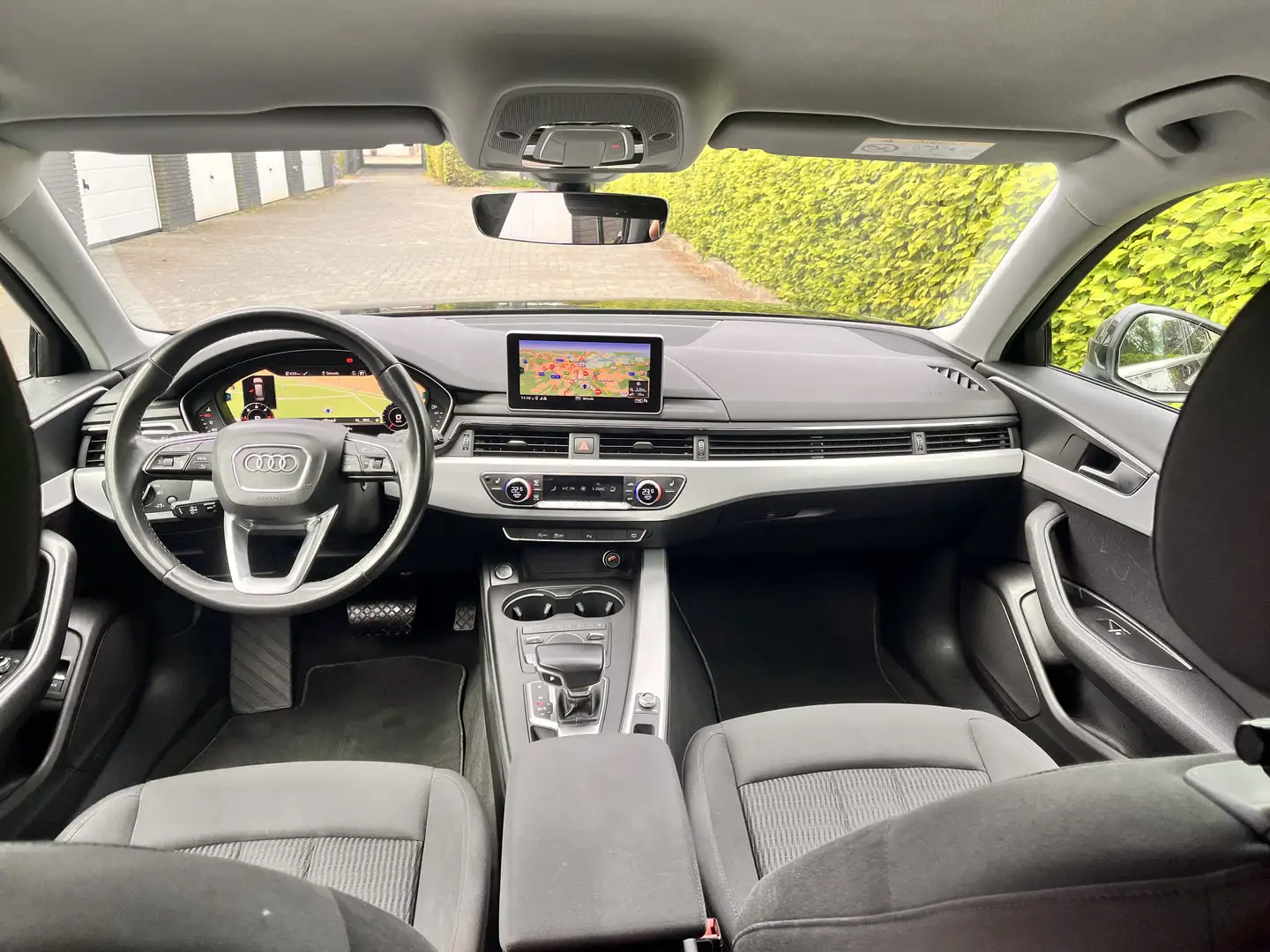 Audi A4 Avant 2.0 TDI S tronic design - 2