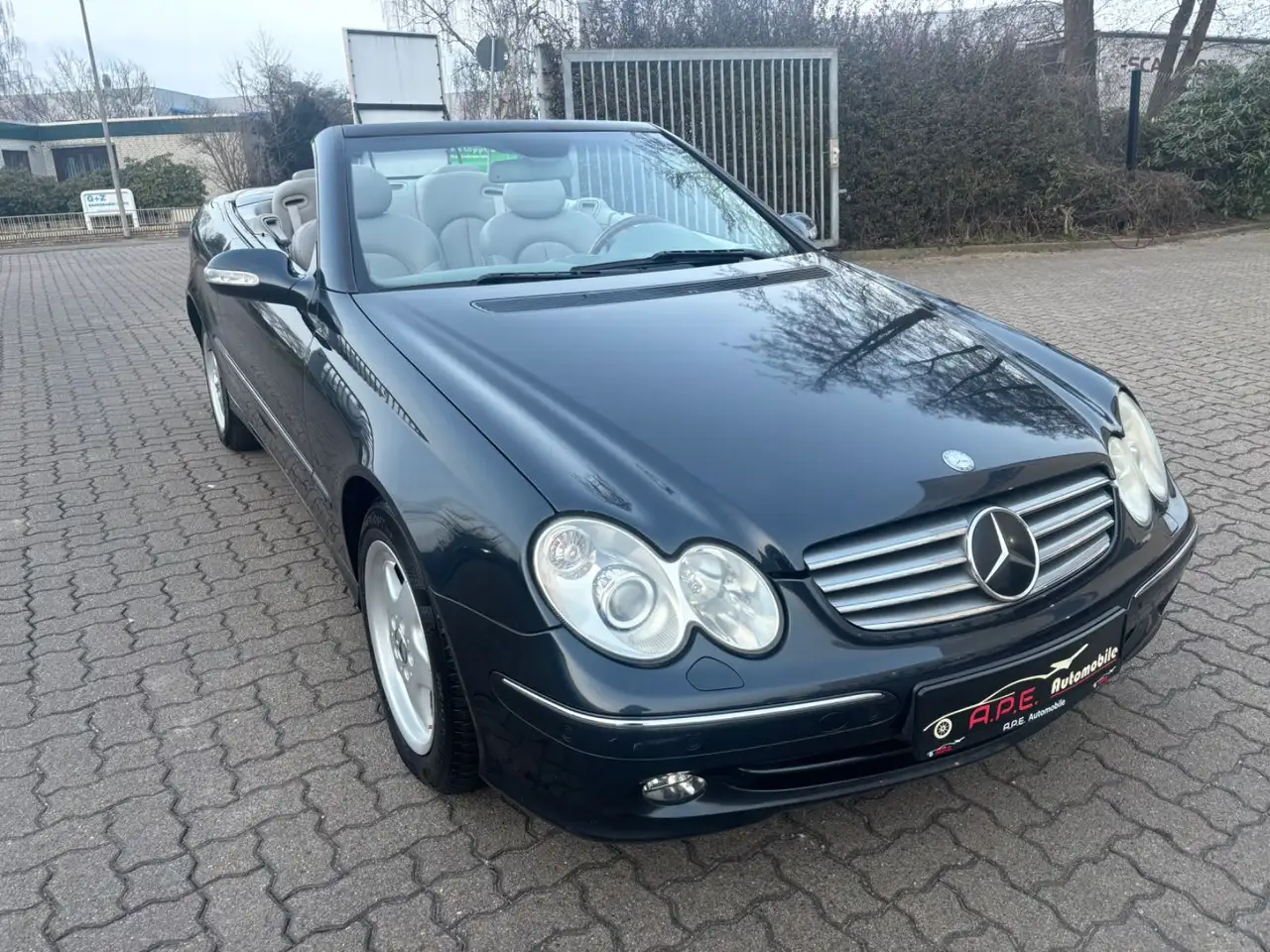 Mercedes-Benz CLK 320