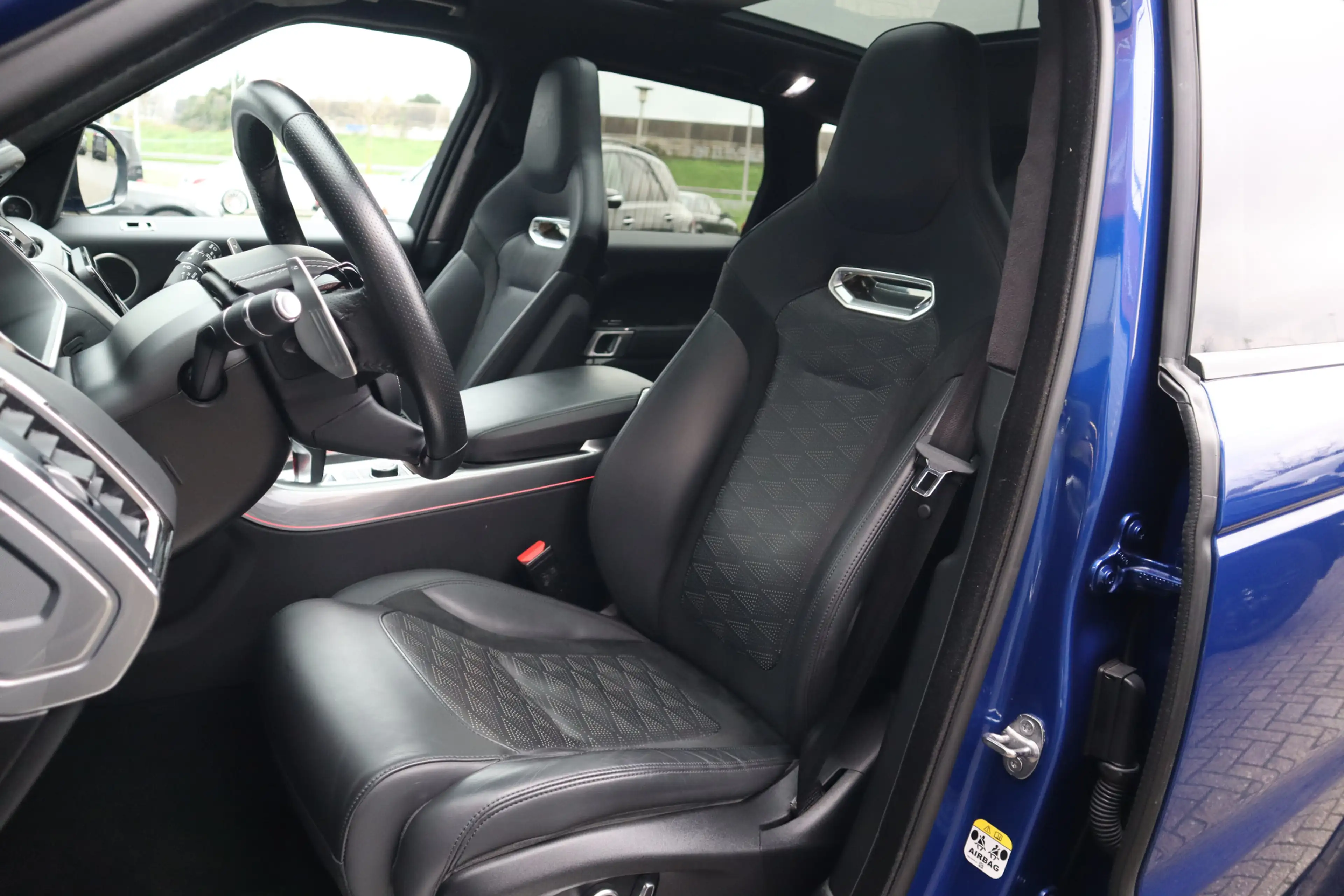 Land Rover Range Rover Sport P575 SVR | Carbon interieur, Meridian Audio, Adapt — photo 22