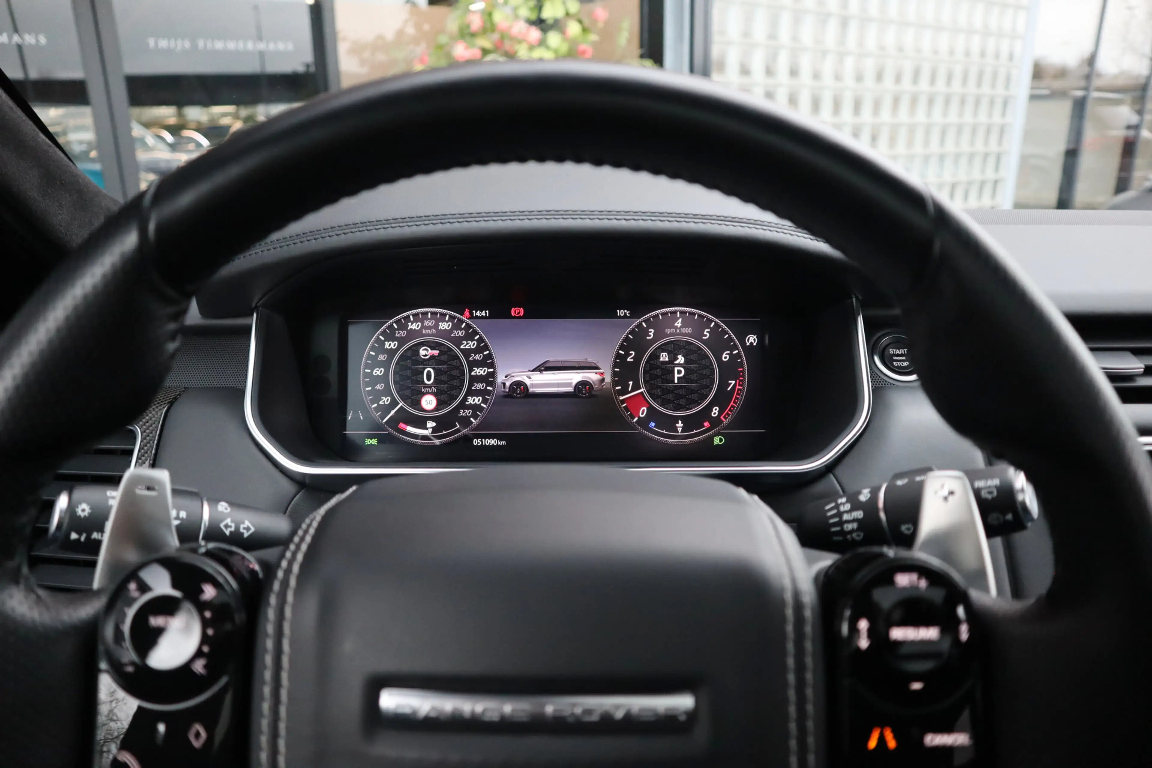 Land Rover Range Rover Sport P575 SVR | Carbon interieur, Meridian Audio, Adapt — photo 23
