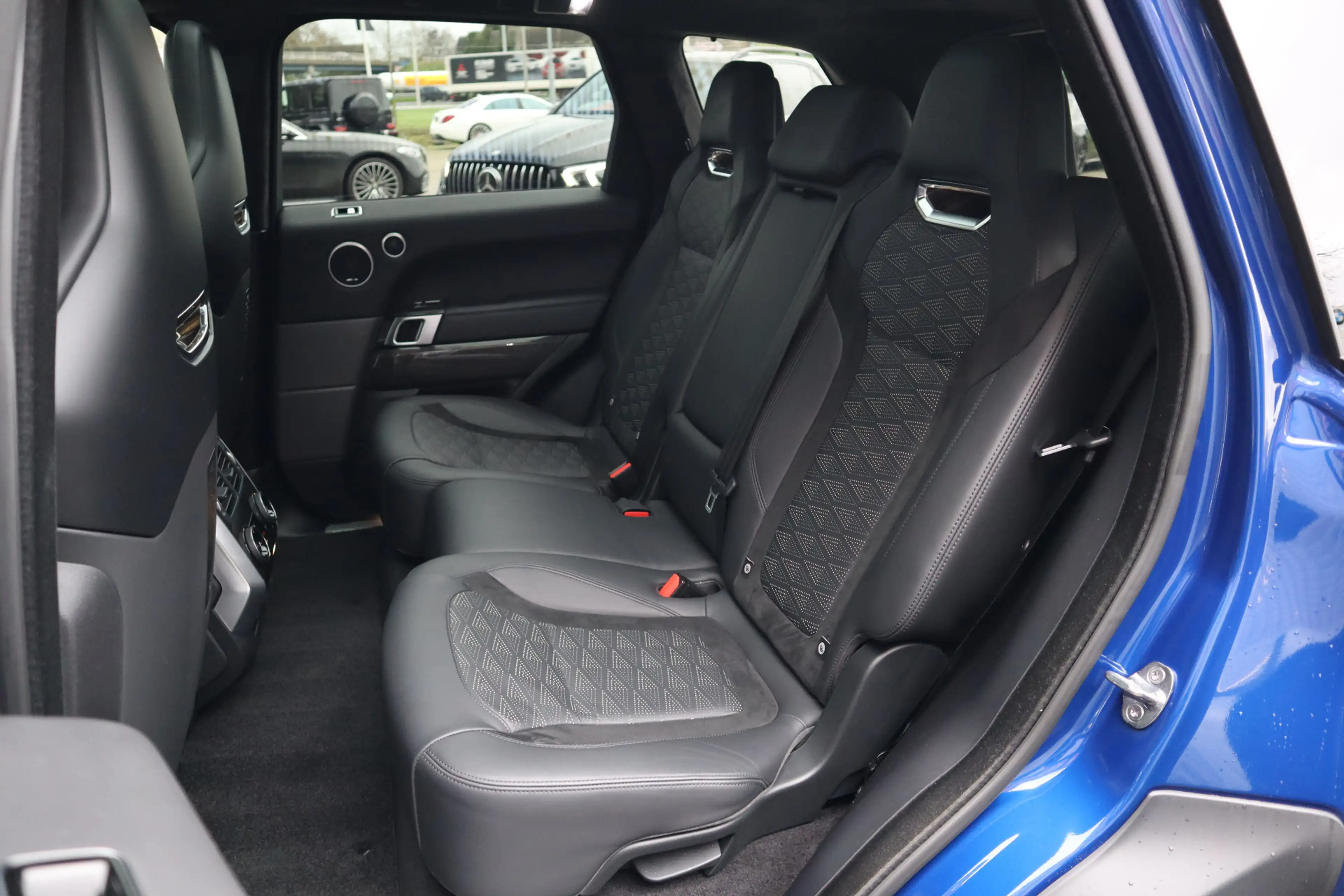 Land Rover Range Rover Sport P575 SVR | Carbon interieur, Meridian Audio, Adapt — photo 20