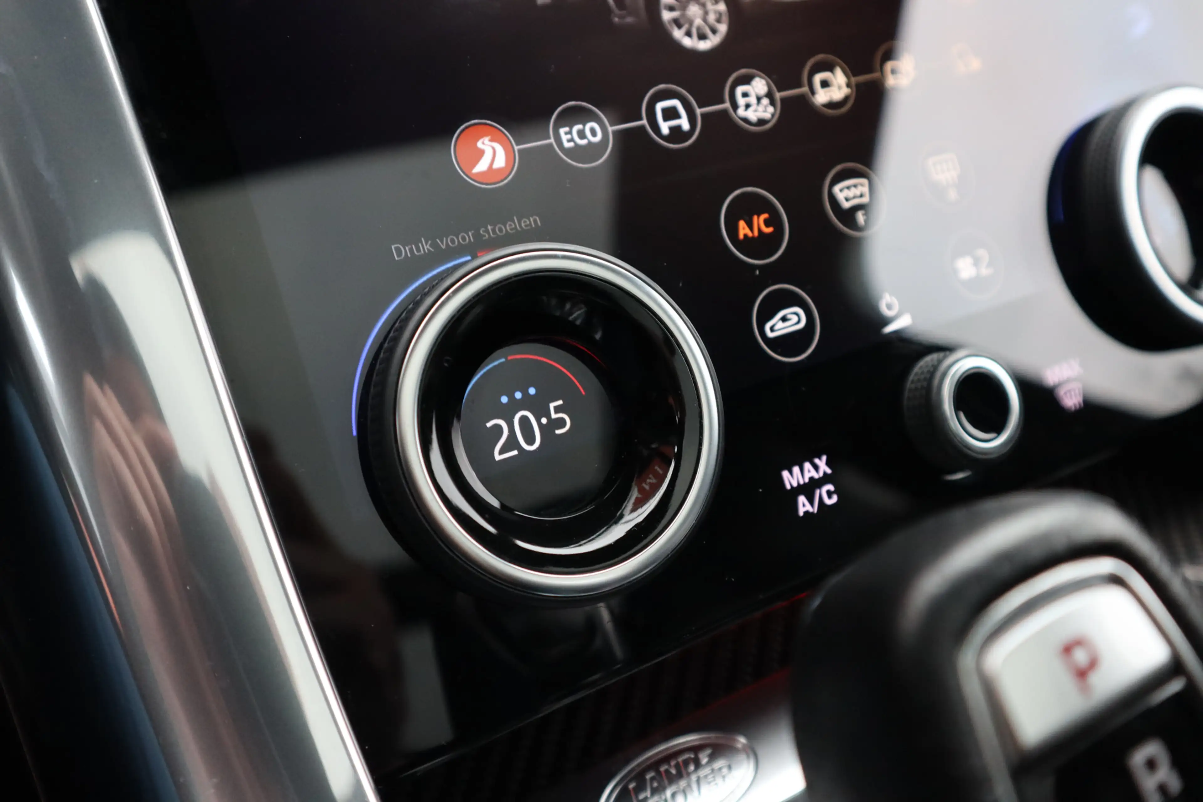 Land Rover Range Rover Sport P575 SVR | Carbon interieur, Meridian Audio, Adapt — photo 29