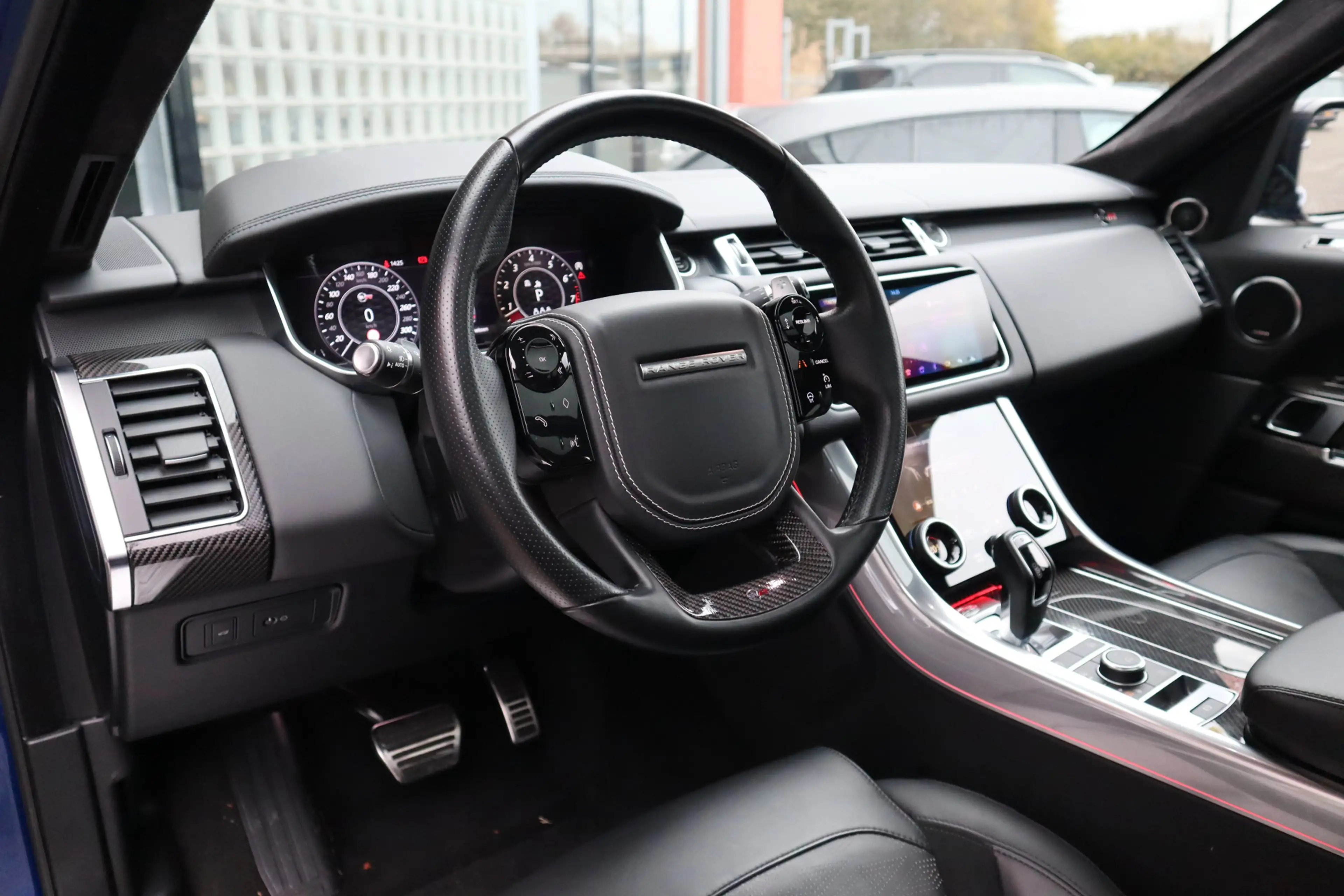 Land Rover Range Rover Sport P575 SVR | Carbon interieur, Meridian Audio, Adapt — photo 21