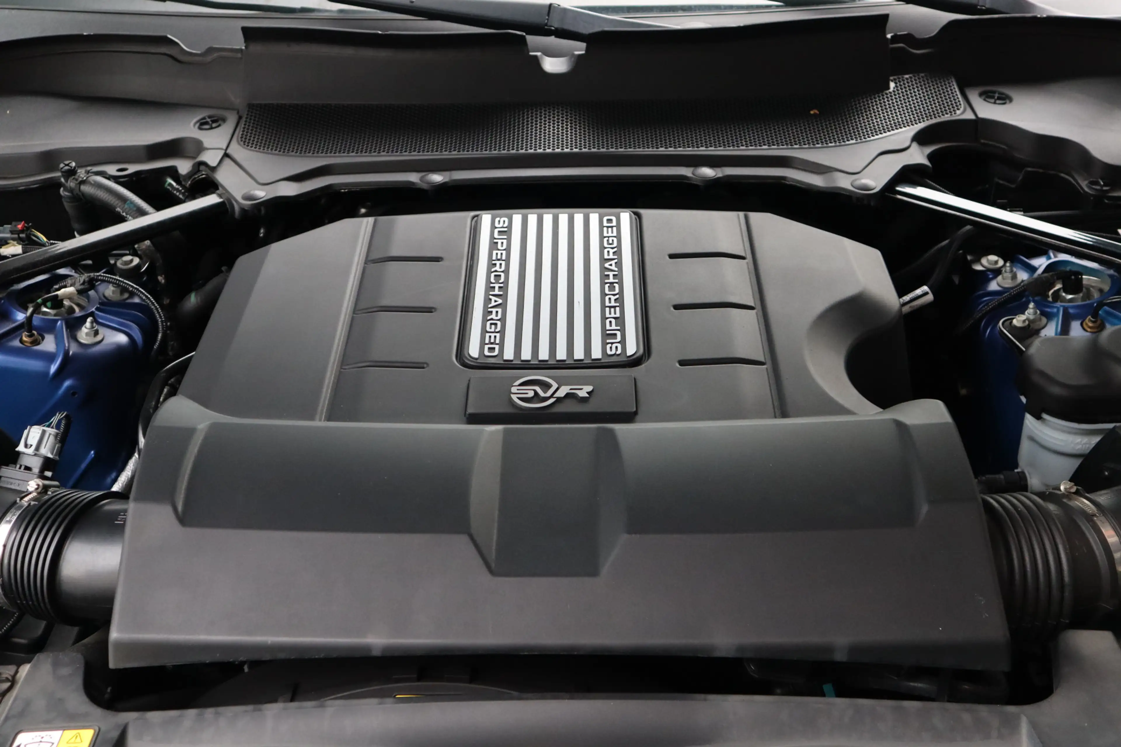 Land Rover Range Rover Sport P575 SVR | Carbon interieur, Meridian Audio, Adapt — photo 32