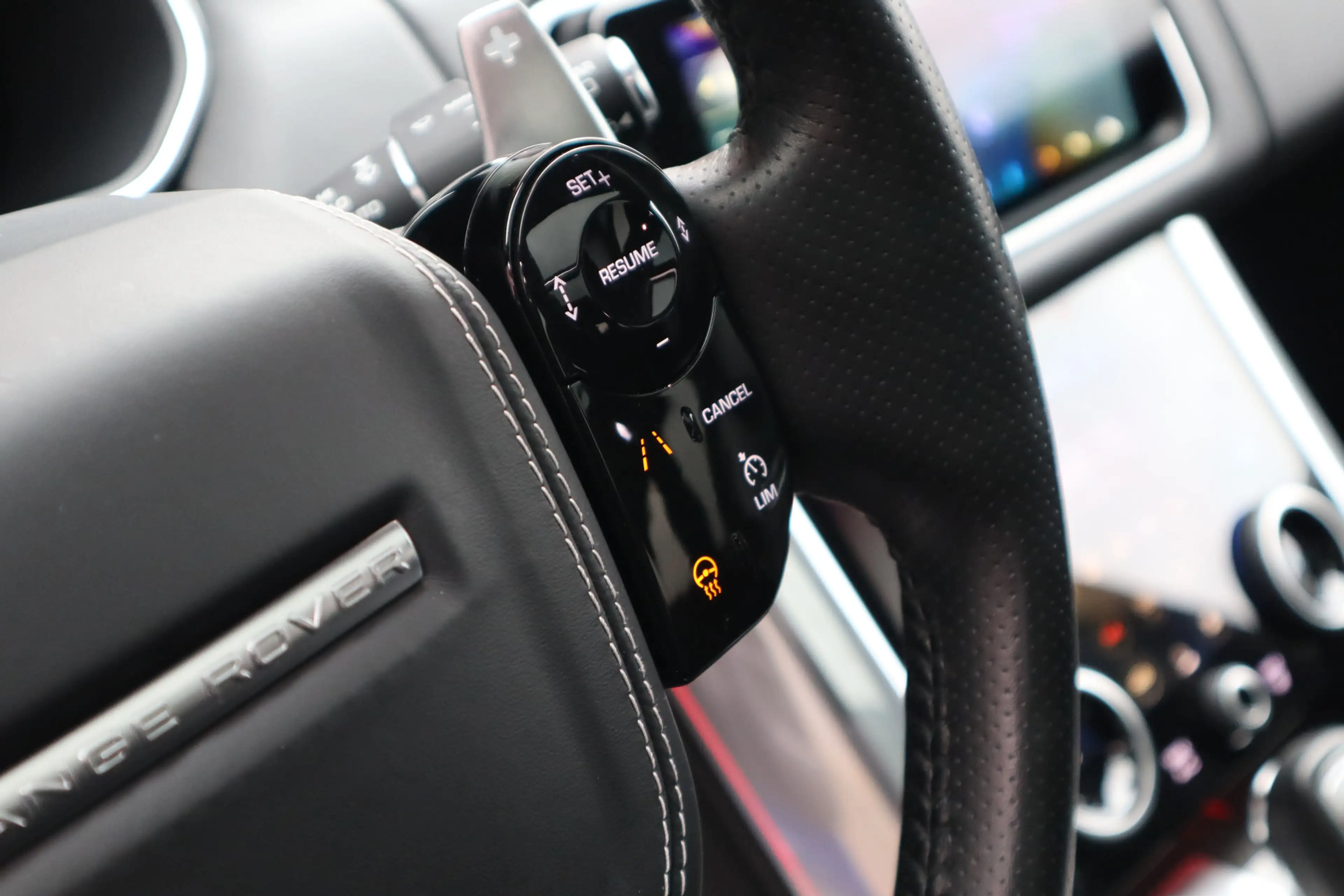 Land Rover Range Rover Sport P575 SVR | Carbon interieur, Meridian Audio, Adapt — photo 24