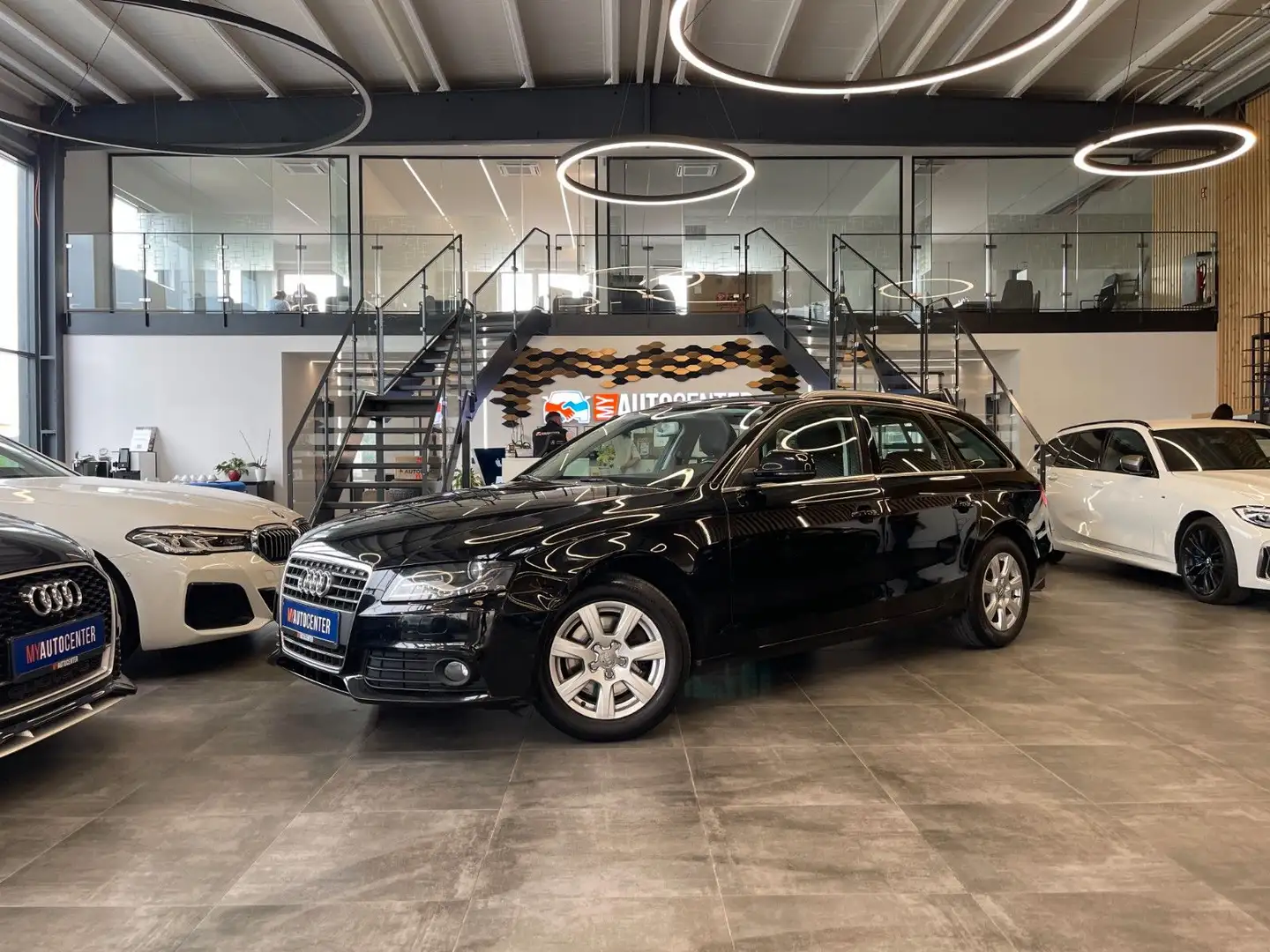 Audi A4 Avant Ambiente 1.8 *SZHZ*TEMPOMAT*XENON*PDC* Black - 1