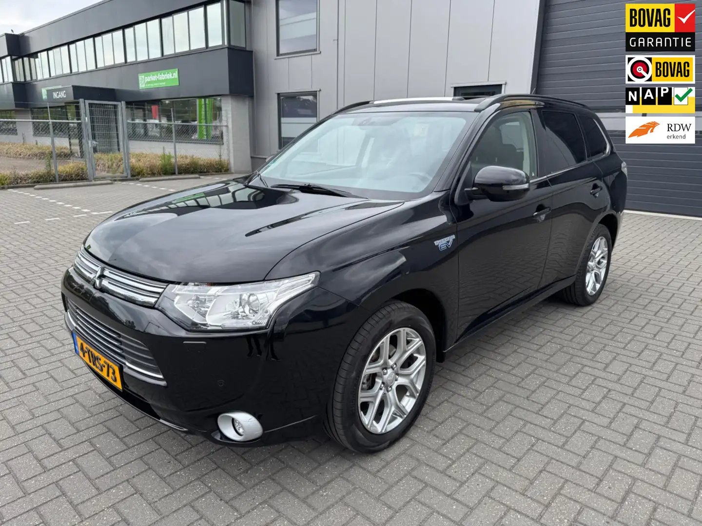 Mitsubishi Outlander 2.0 PHEV Instyle Zwart - 1