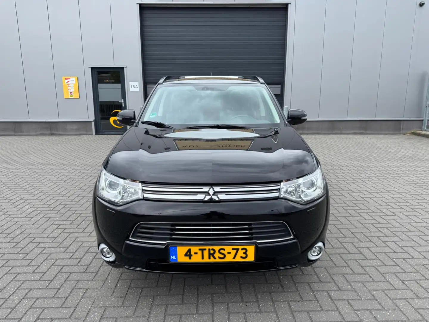 Mitsubishi Outlander 2.0 PHEV Instyle Zwart - 2