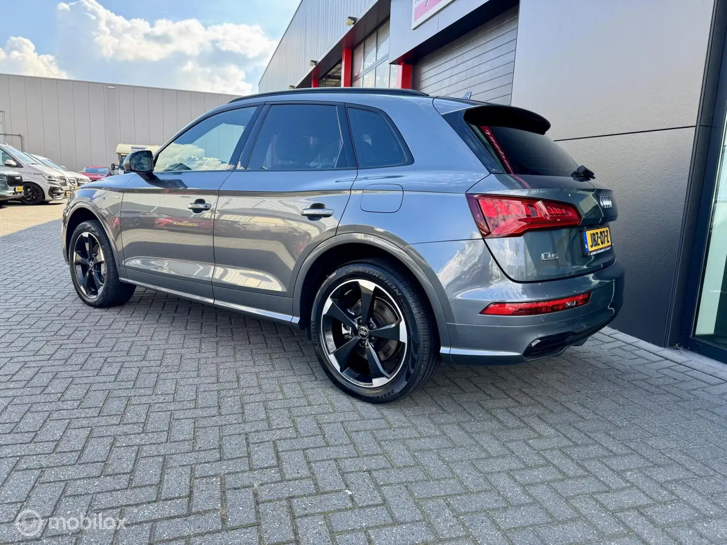 Audi Q5 50 TFSI e quattro S -Line Grijs - 2