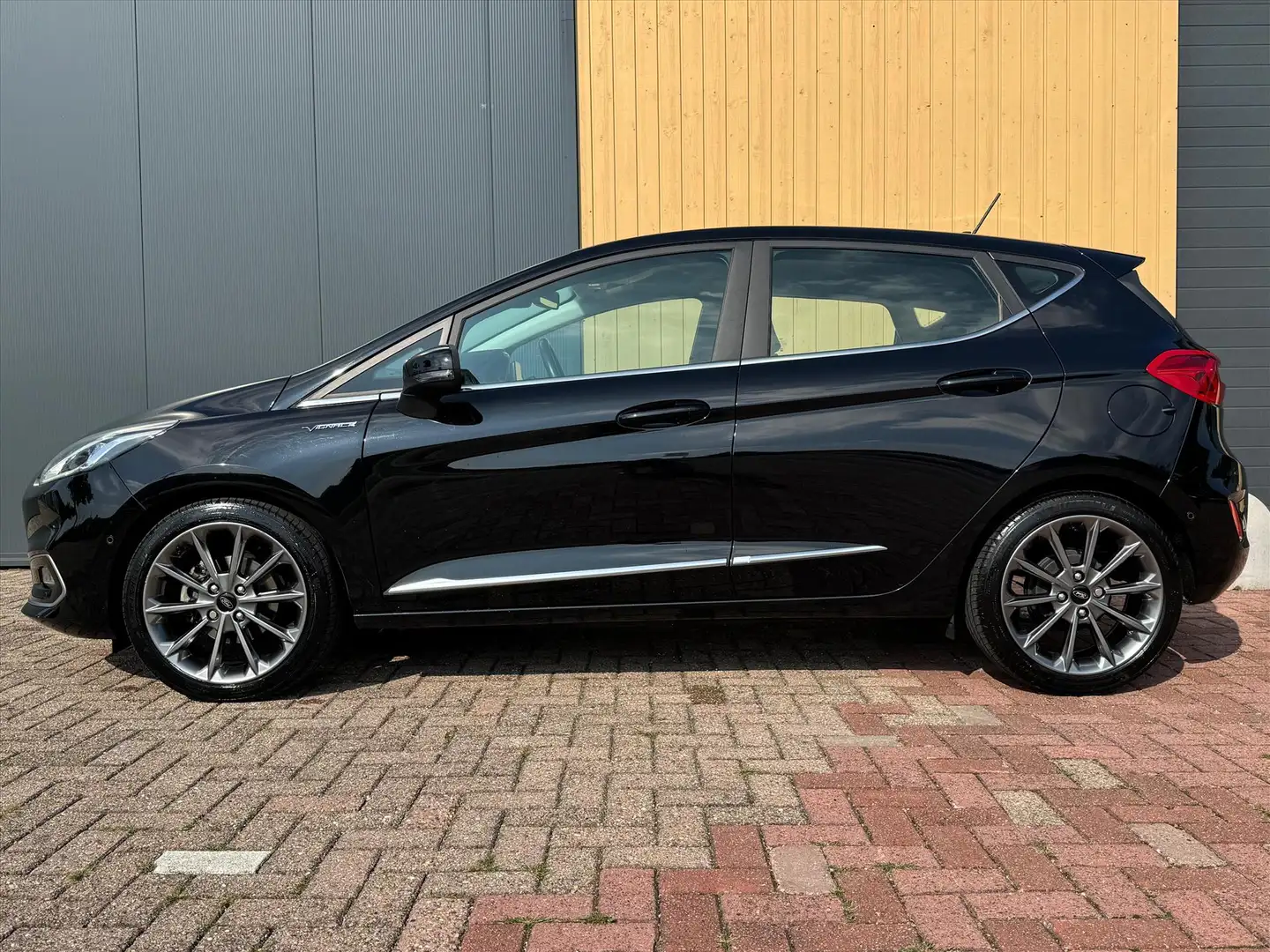 Ford Fiesta 1.0 EcoBoost 100pk Aut 5dr Vignale 1.0 100pk Vigna Noir - 2