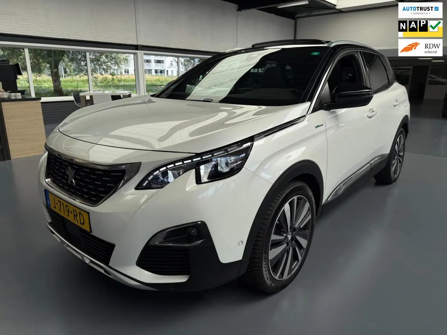 Peugeot 3008 1.6 HYbrid 225 GT- Line |Pano|Cam voor/achter Wit - 1
