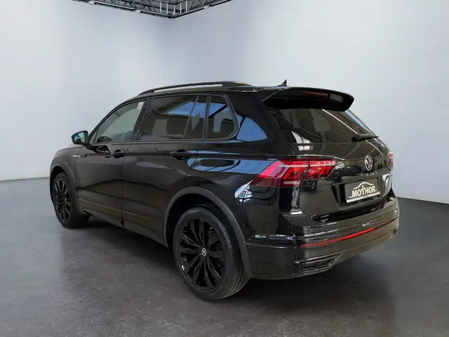 Volkswagen Tiguan view 4
