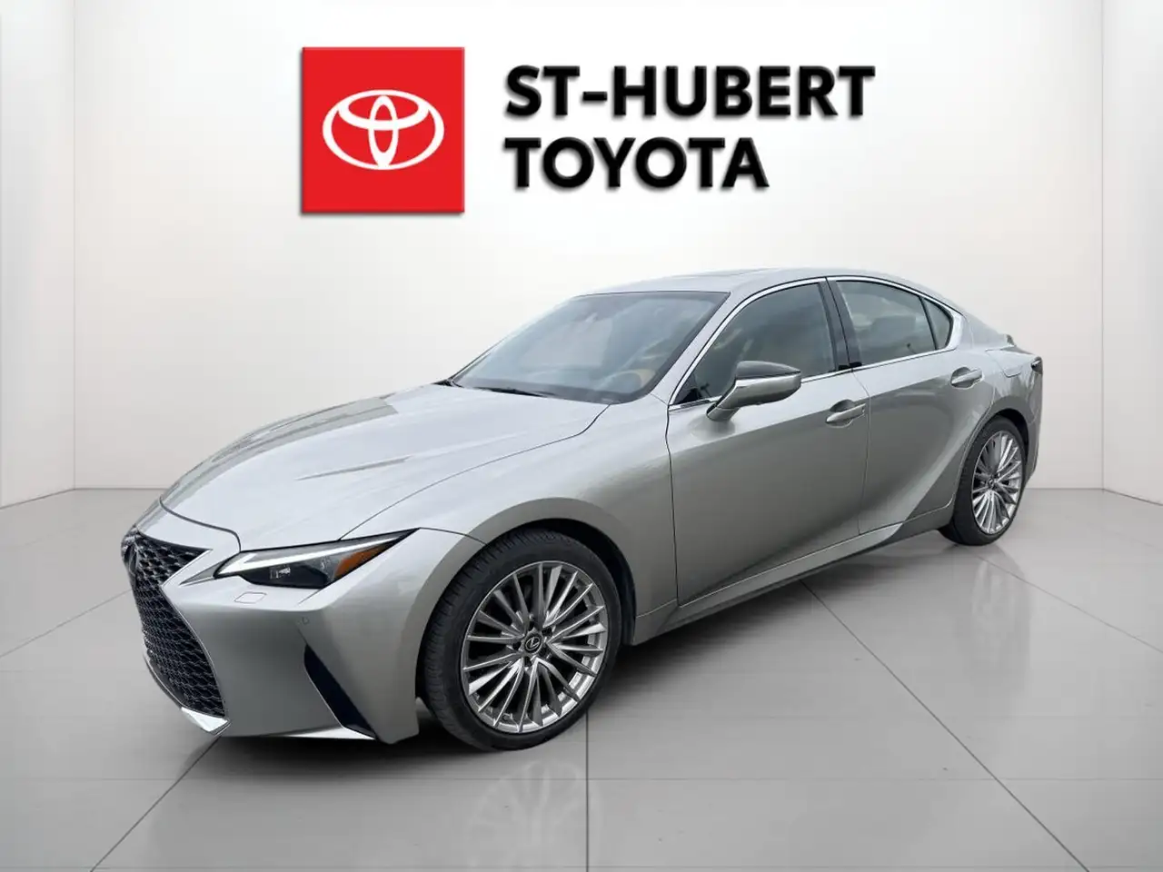2021 Lexus IS