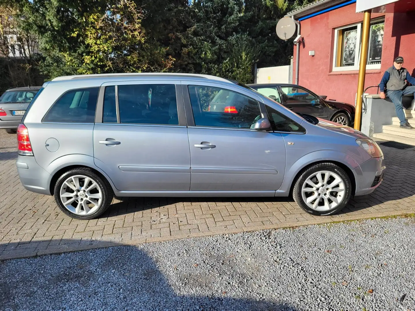 Opel Zafira B Sport 7 Sitzer Silber - 1