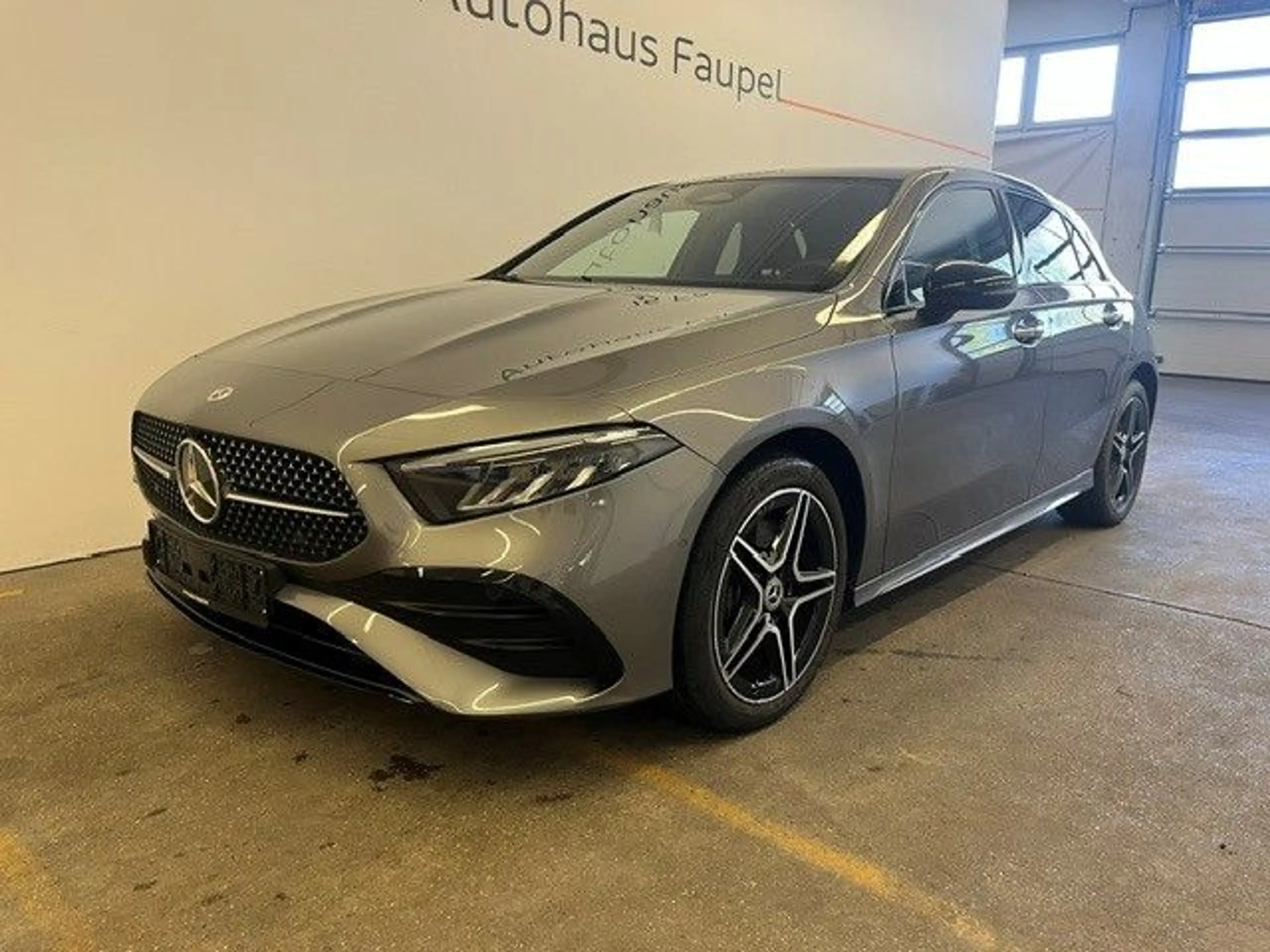 Mercedes-Benz A 250 e AMG-Line Panorama Distronic Keyless Go — photo 4