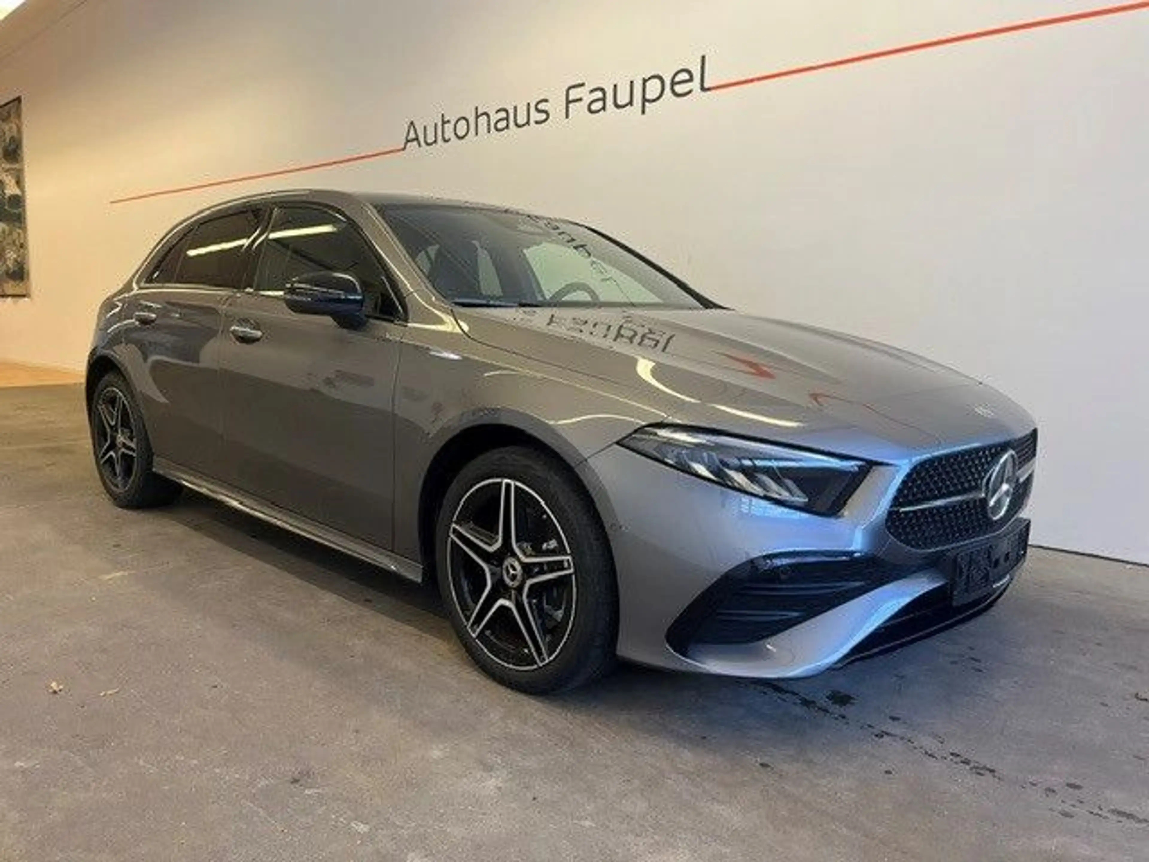 Mercedes-Benz A 250 e AMG-Line Panorama Distronic Keyless Go