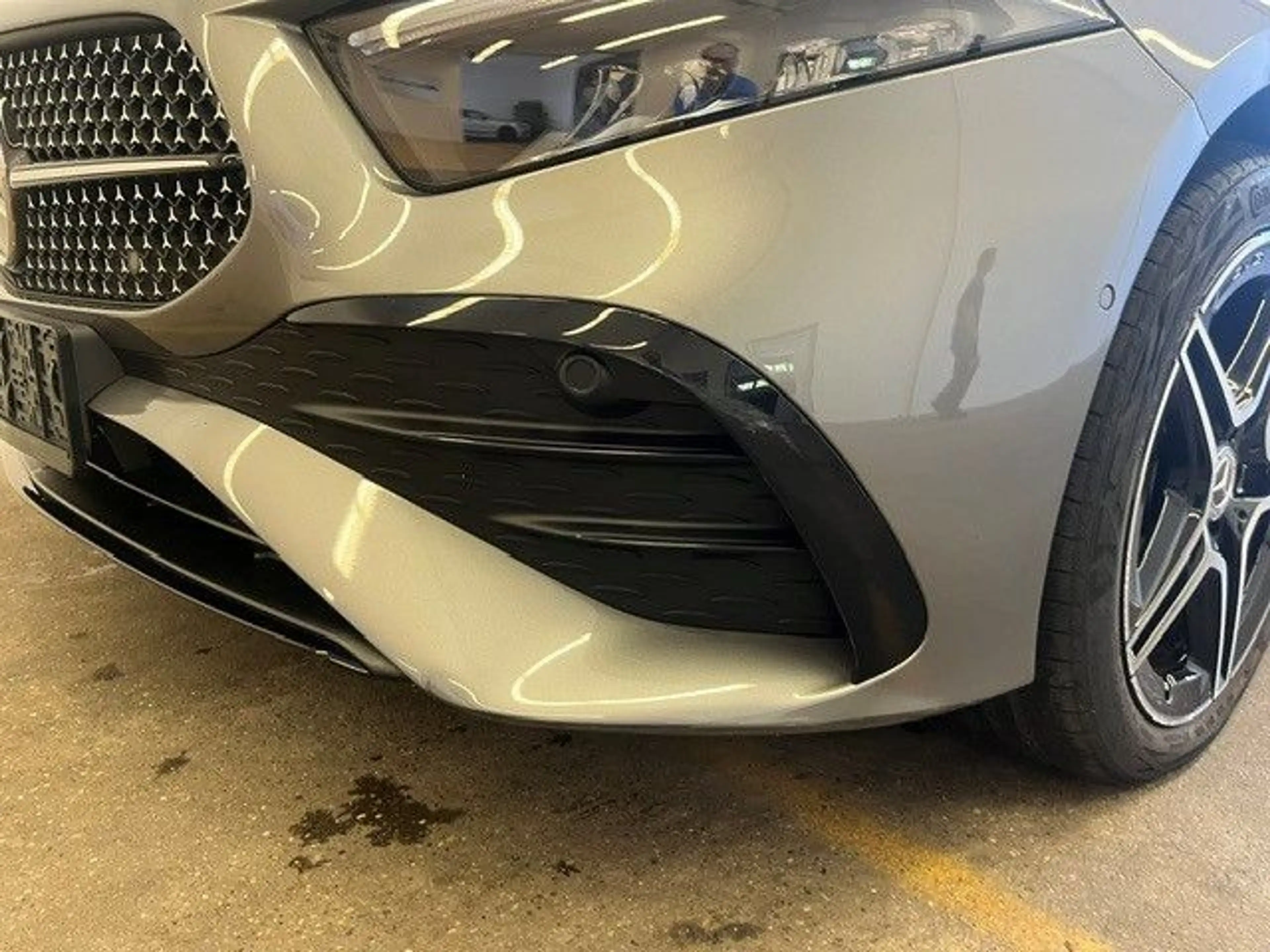 Mercedes-Benz A 250 e AMG-Line Panorama Distronic Keyless Go — photo 12
