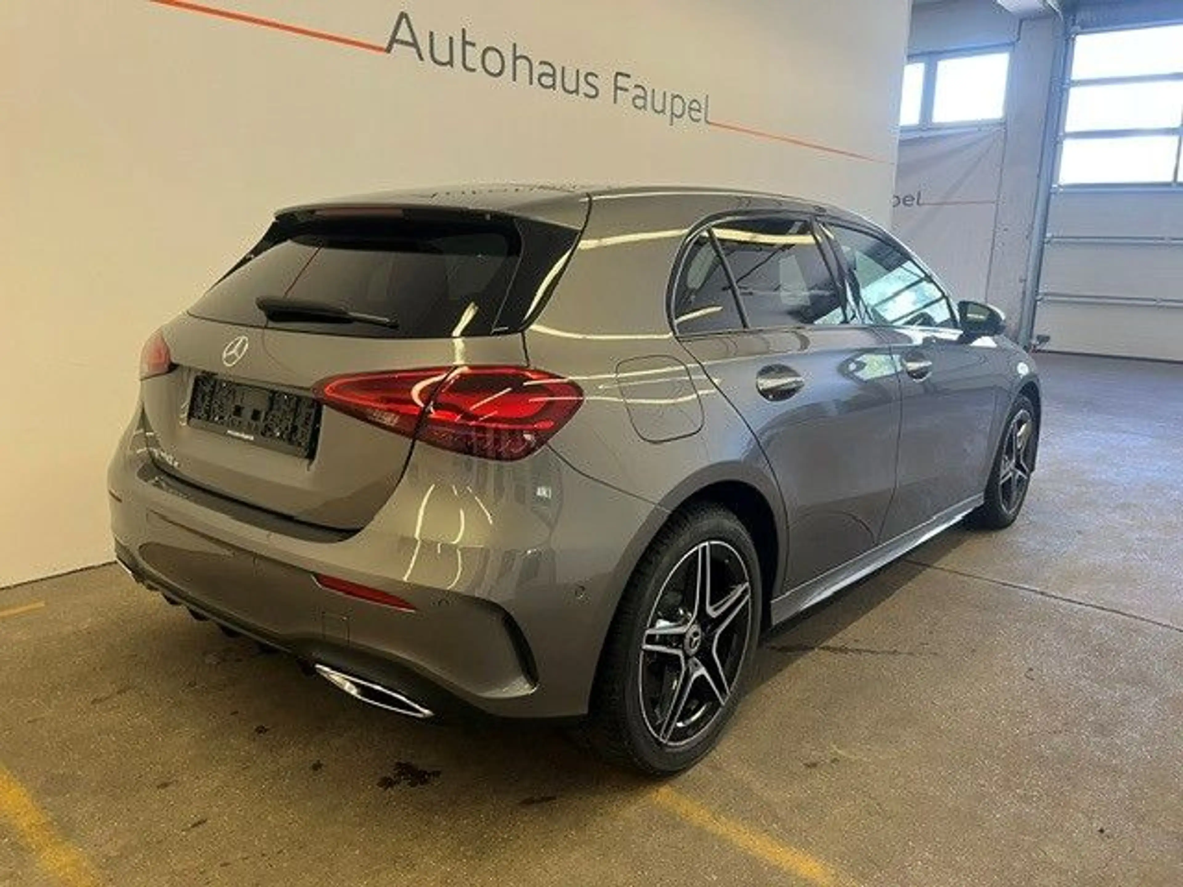 Mercedes-Benz A 250 e AMG-Line Panorama Distronic Keyless Go — photo 2