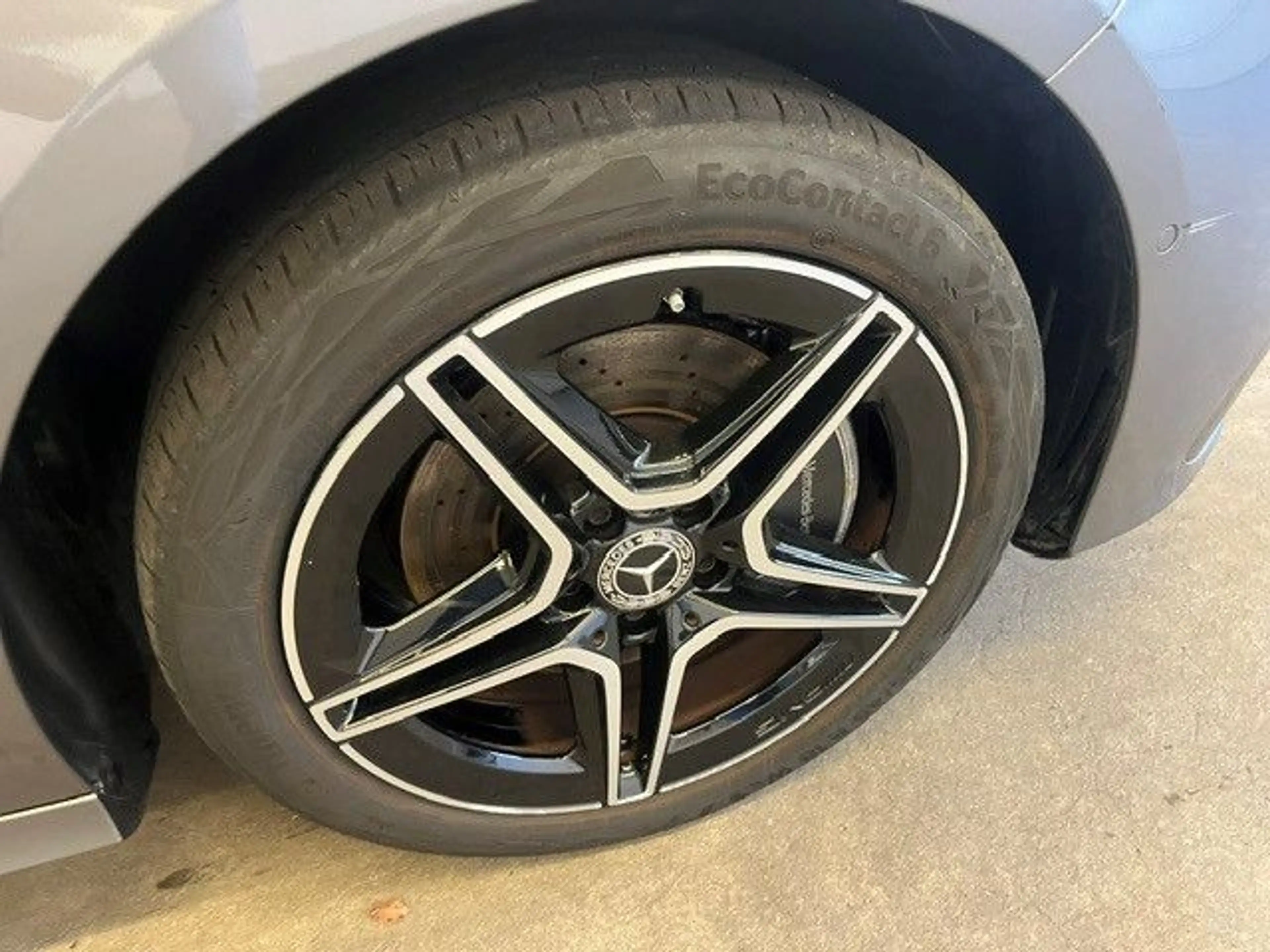 Mercedes-Benz A 250 e AMG-Line Panorama Distronic Keyless Go — photo 14