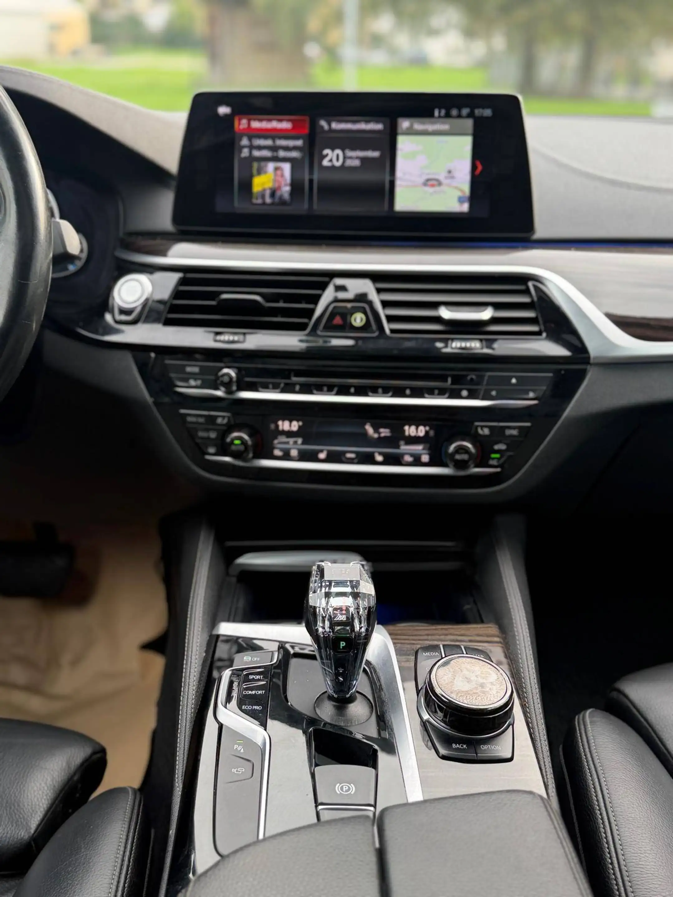 BMW 540 540 i xDrive Luxury Line — photo 9