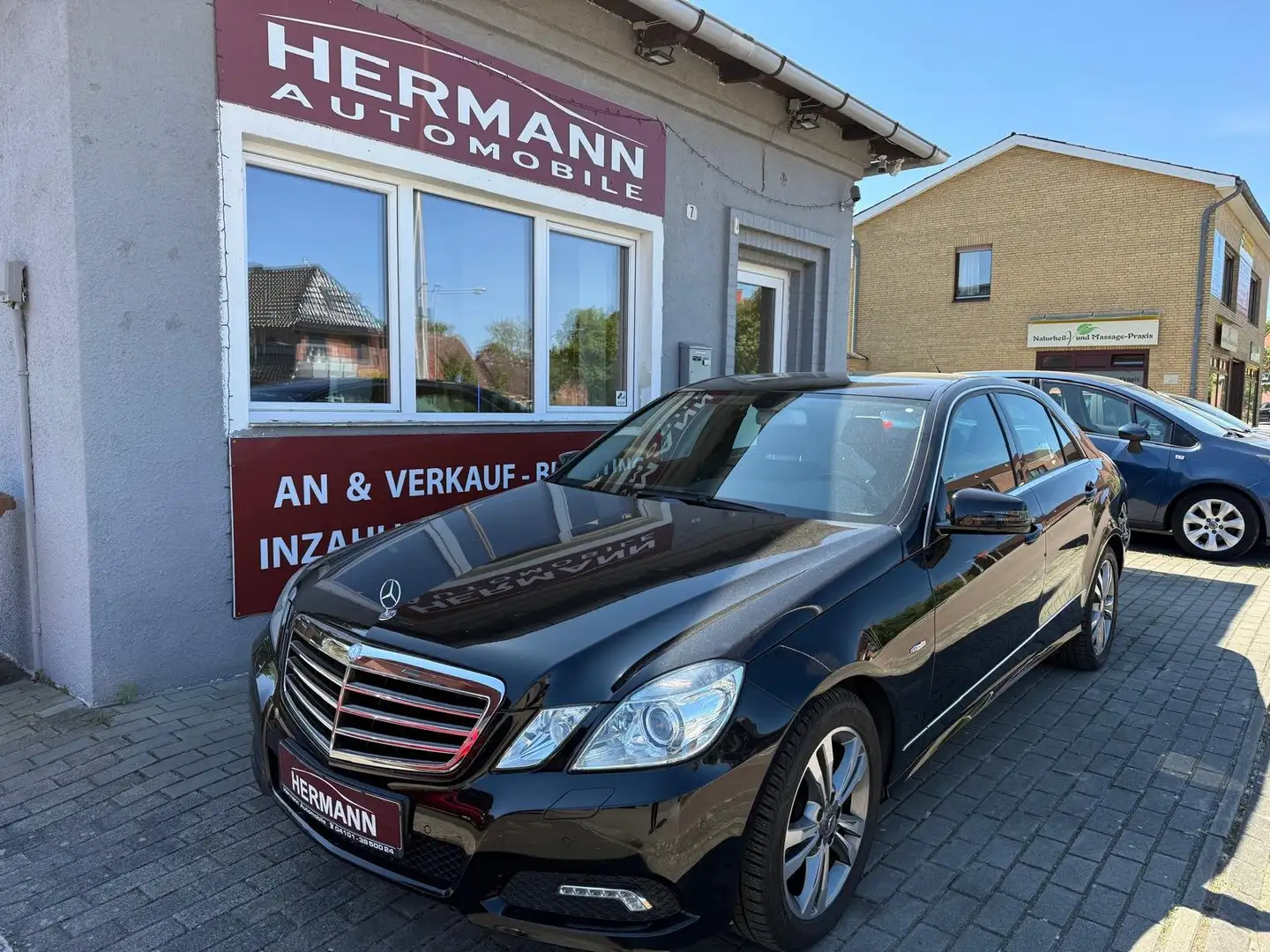 Mercedes-Benz E 250 E 250 CGI BlueEfficiency (212.047)/Avantgarde Nero - 1