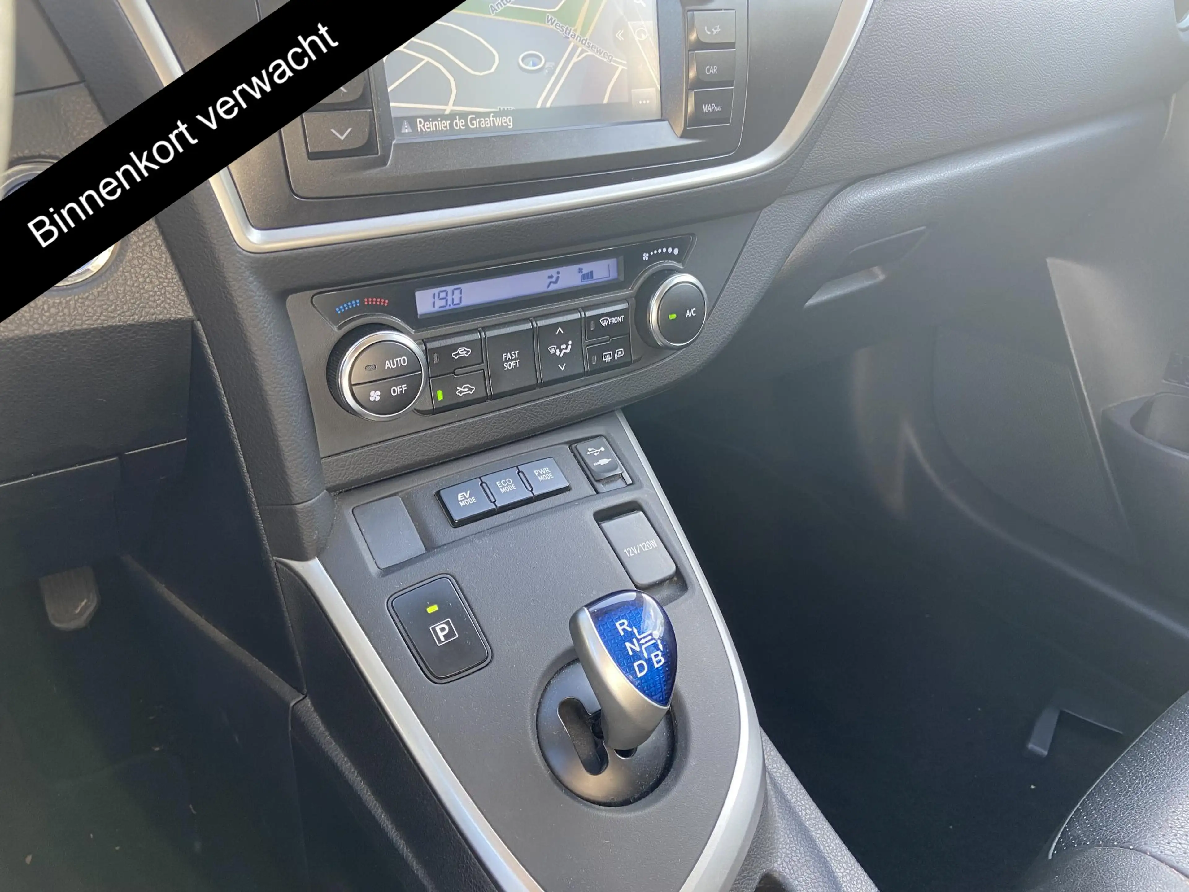 Toyota Auris Touring Sports 1.8 Hybrid Lease Leer | Stoelverwar — photo 11
