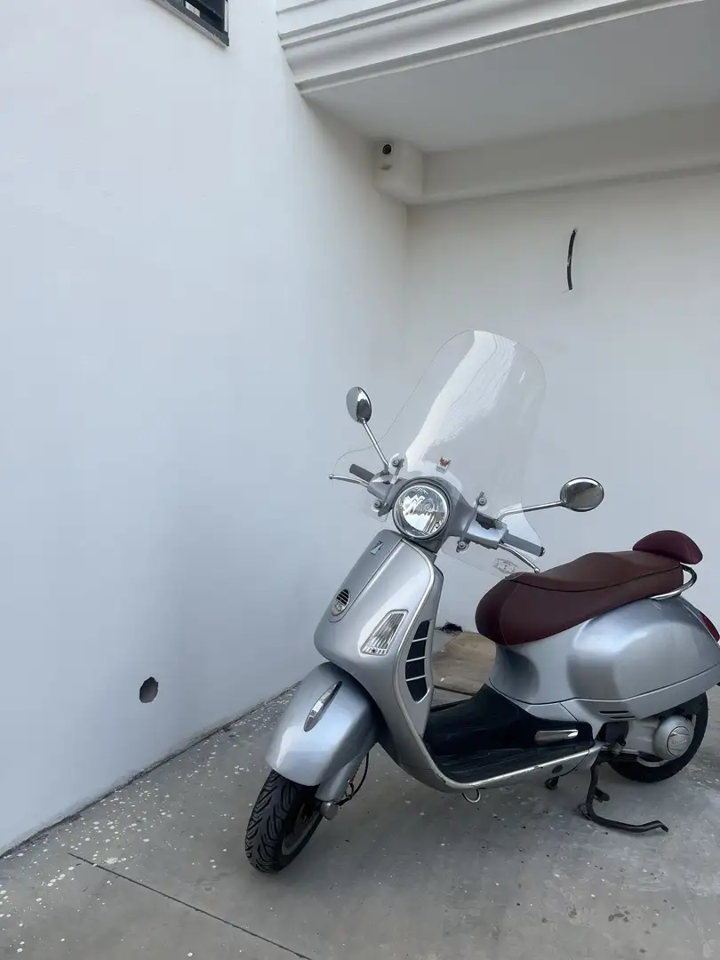 Vespa GTS 250 - 2