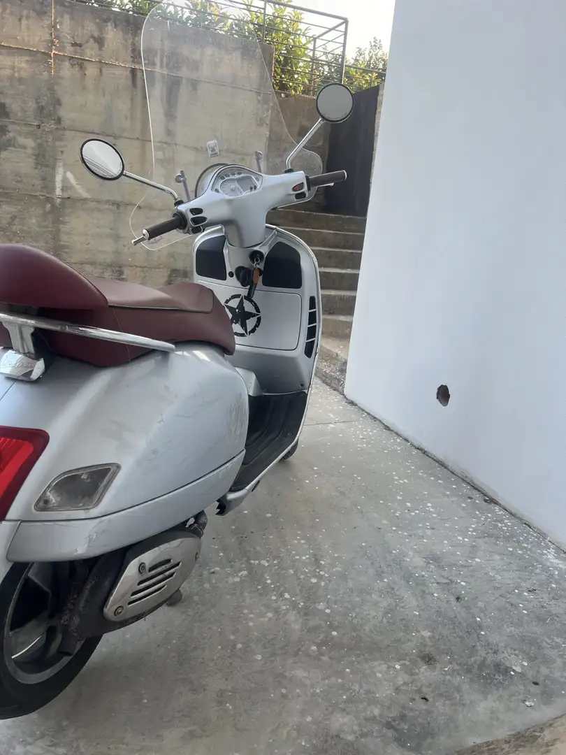 Vespa GTS 250 - 1