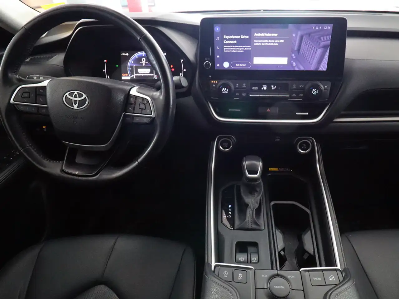 Toyota Grand Highlander снимка Toyota Grand Highlander