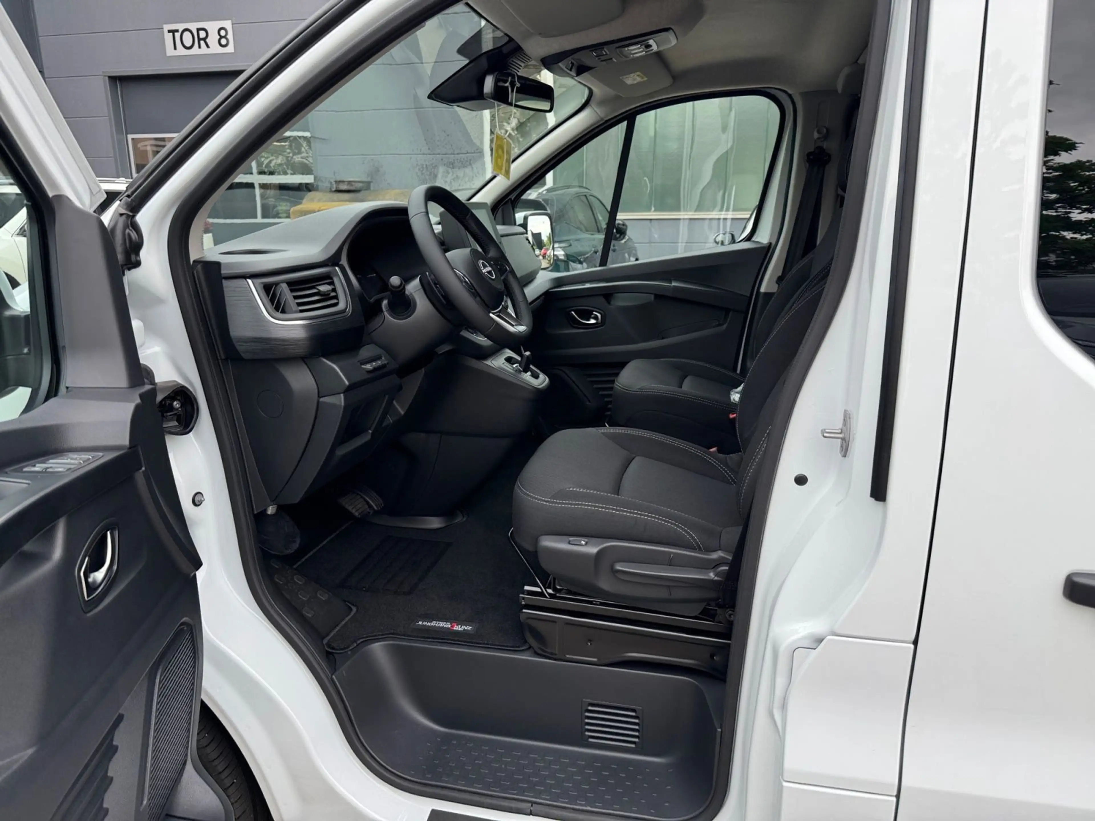 Nissan Primastar Kombi 8-Sitzer dci170 AT TEKNA 2ST HK — photo 10