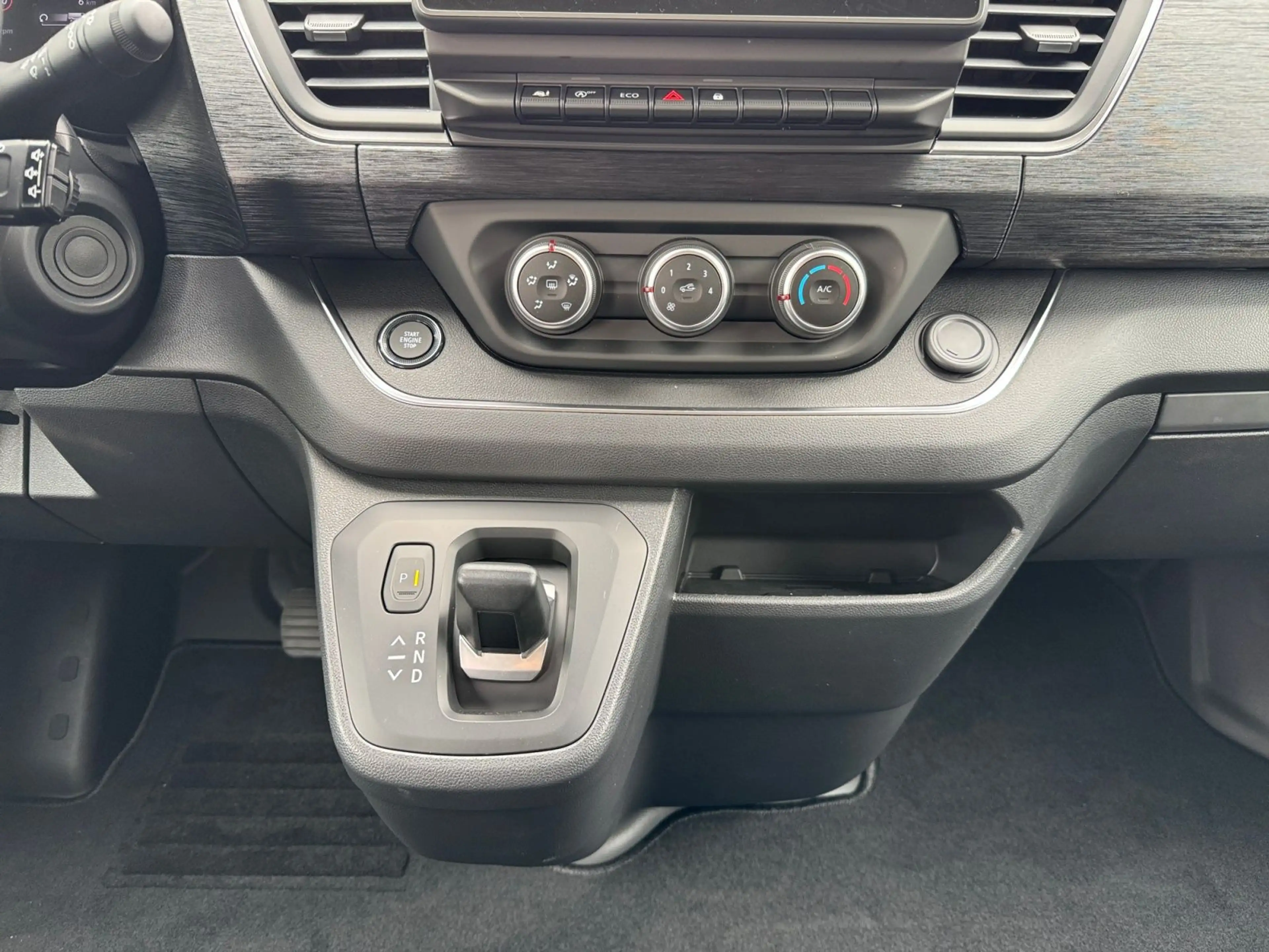 Nissan Primastar Kombi 8-Sitzer dci170 AT TEKNA 2ST HK — photo 13
