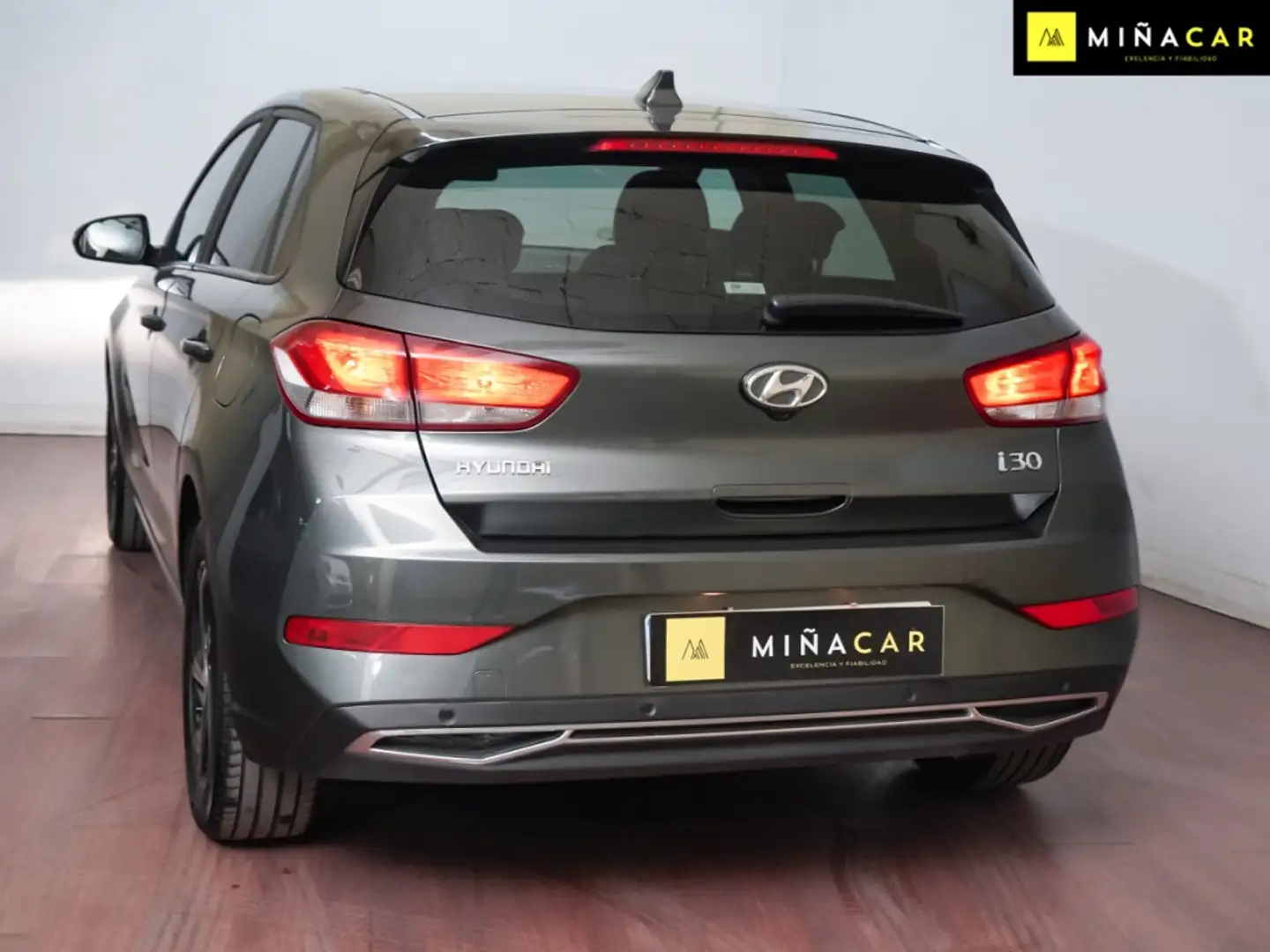 Hyundai i30 1.0 TGDI Klass LR 48V 120 Gris - 2