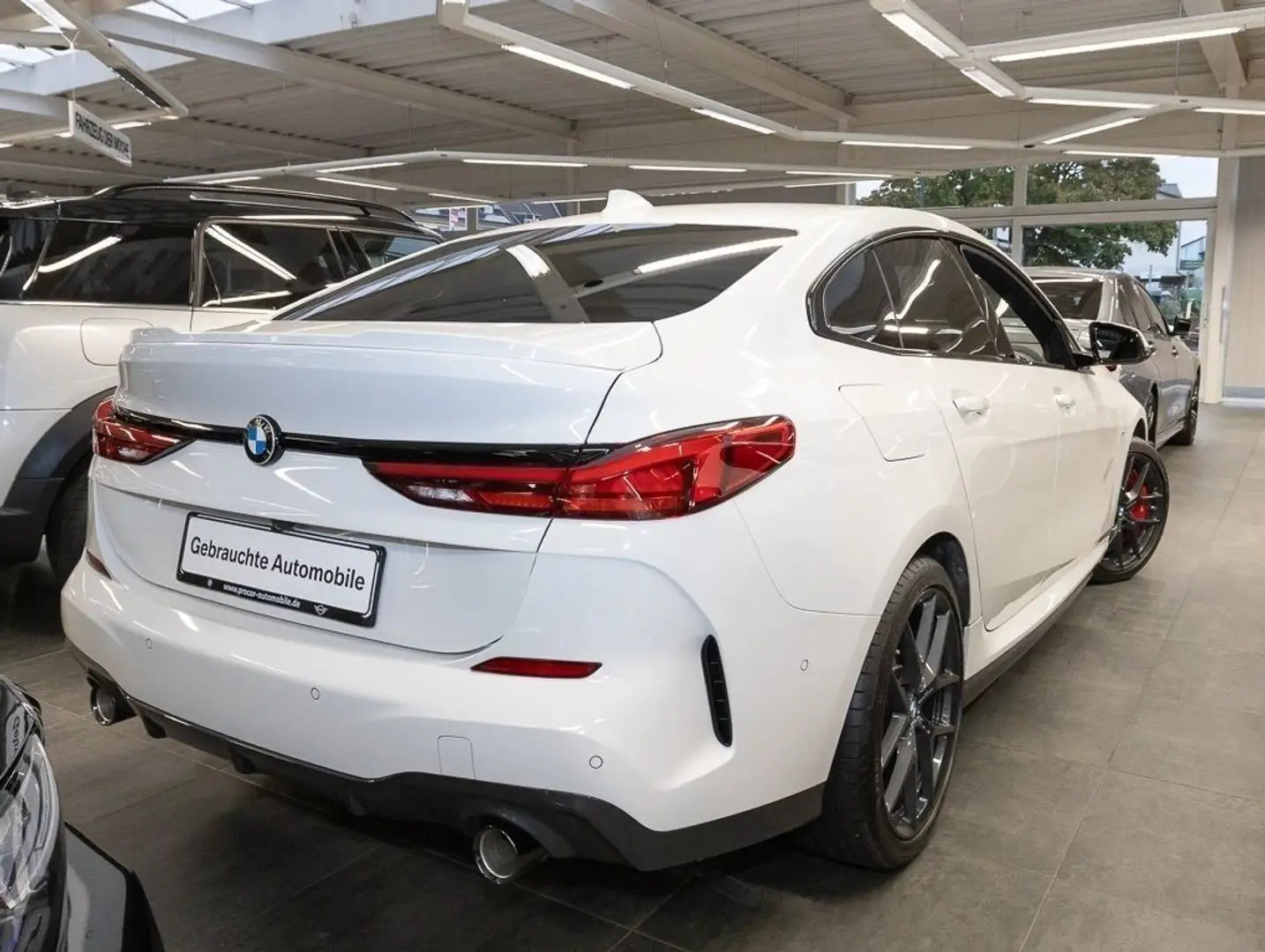 BMW 220 i xDrive Gran Coupé Sportpaket HiFi DAB LED Schwarz - 2