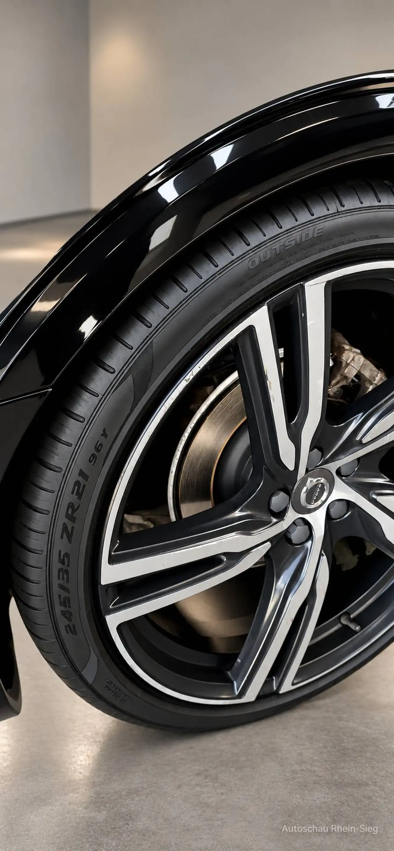 Volvo S90 R Design — photo 9