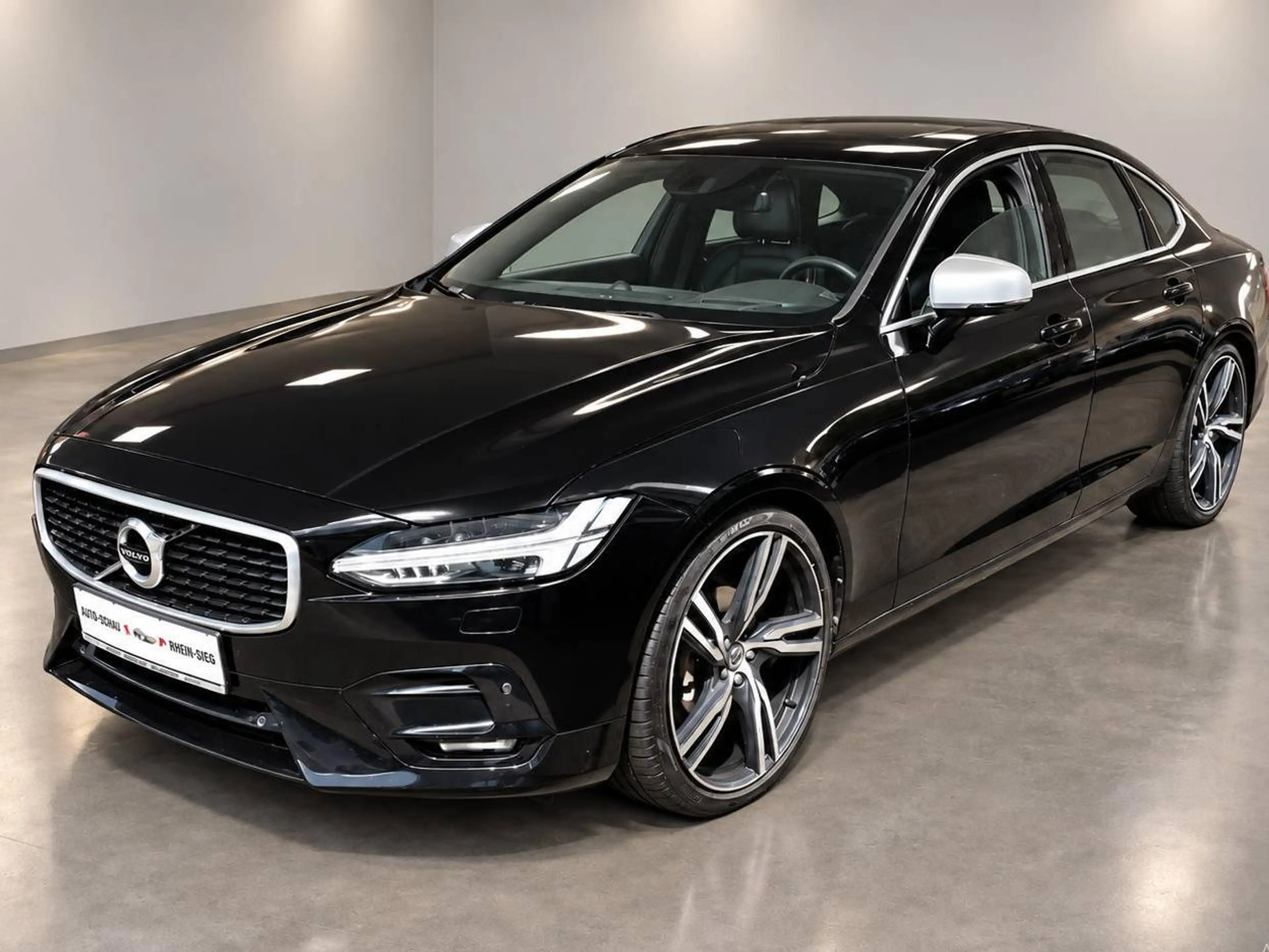 Volvo S90 R Design — photo 2