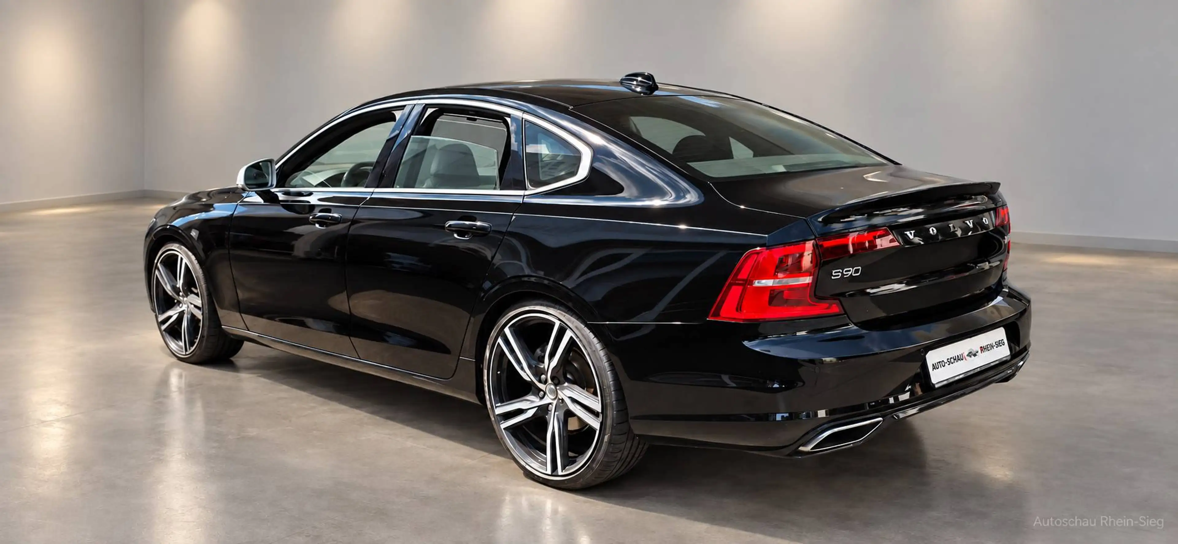 Volvo S90 R Design — photo 3