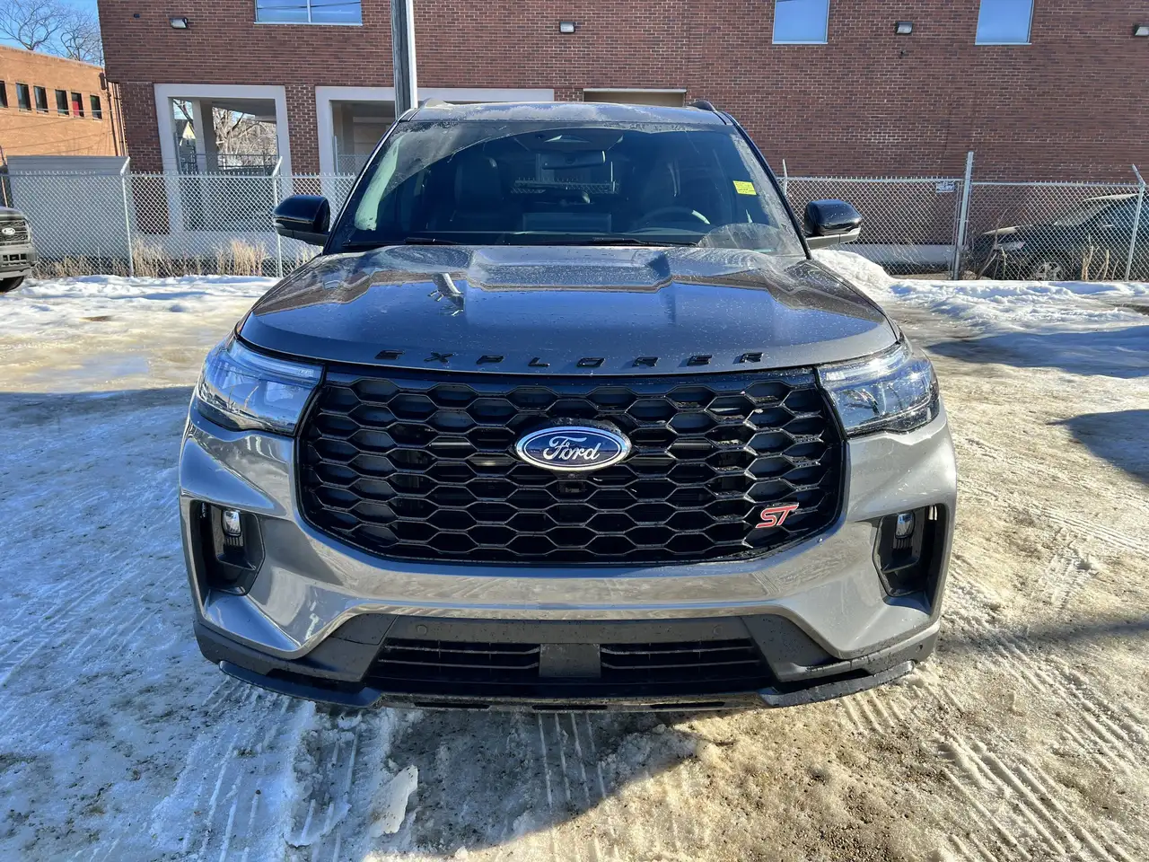 Ford Explorer снимка Ford Explorer